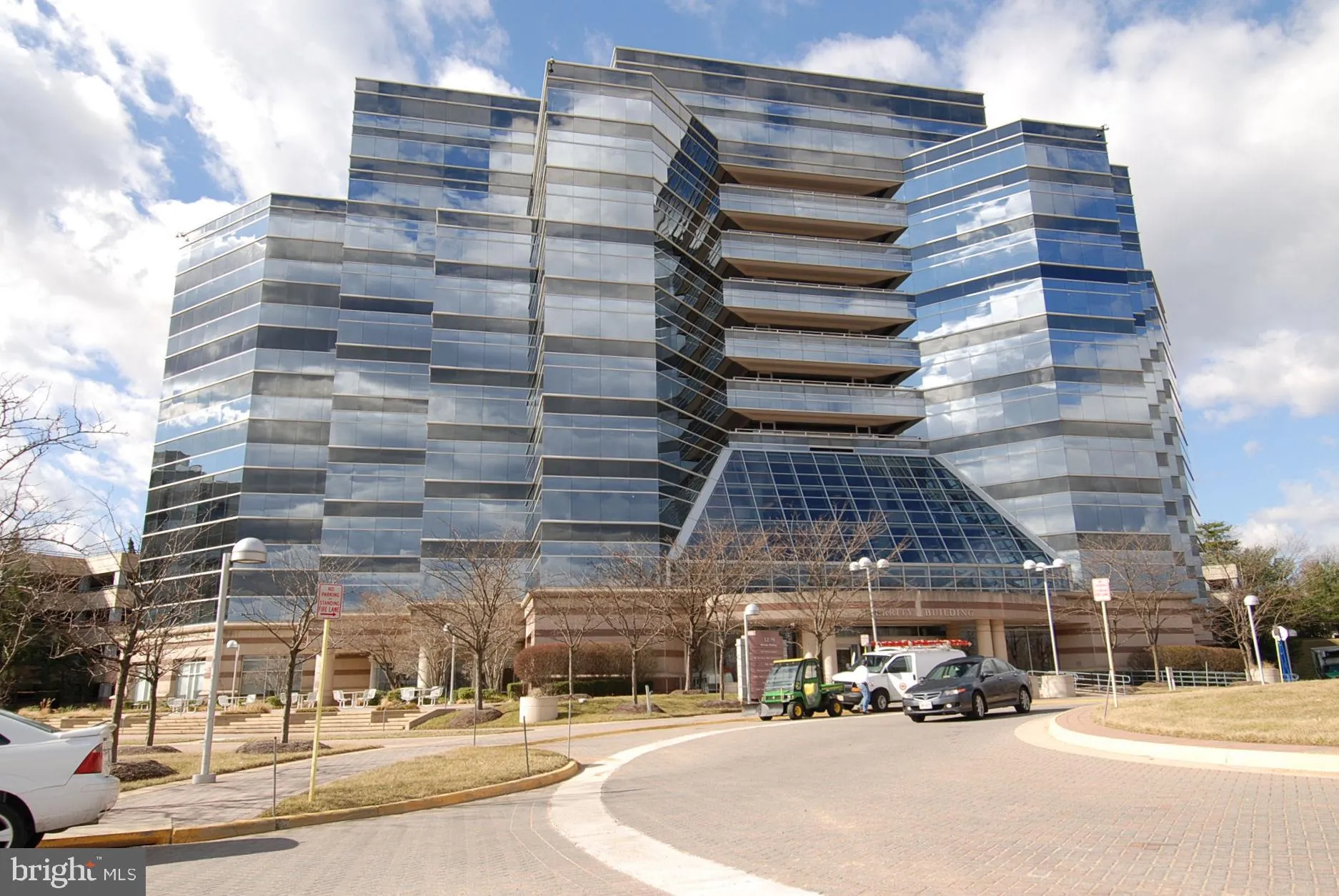 Fairfax, Virginia 22030, United States, 5 Bedrooms Bedrooms, ,5 BathroomsBathrooms,Residential,Contingent,77743