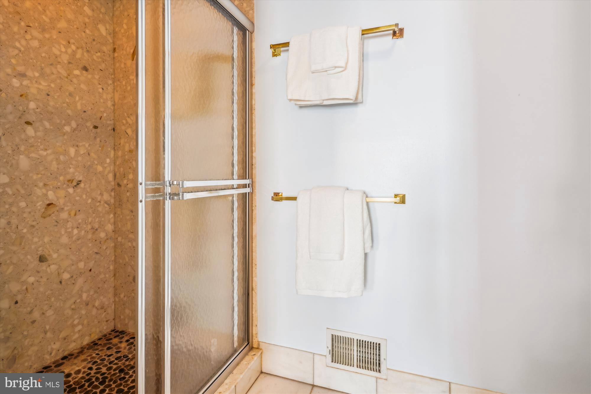 HAMPTON CHASE - Residential