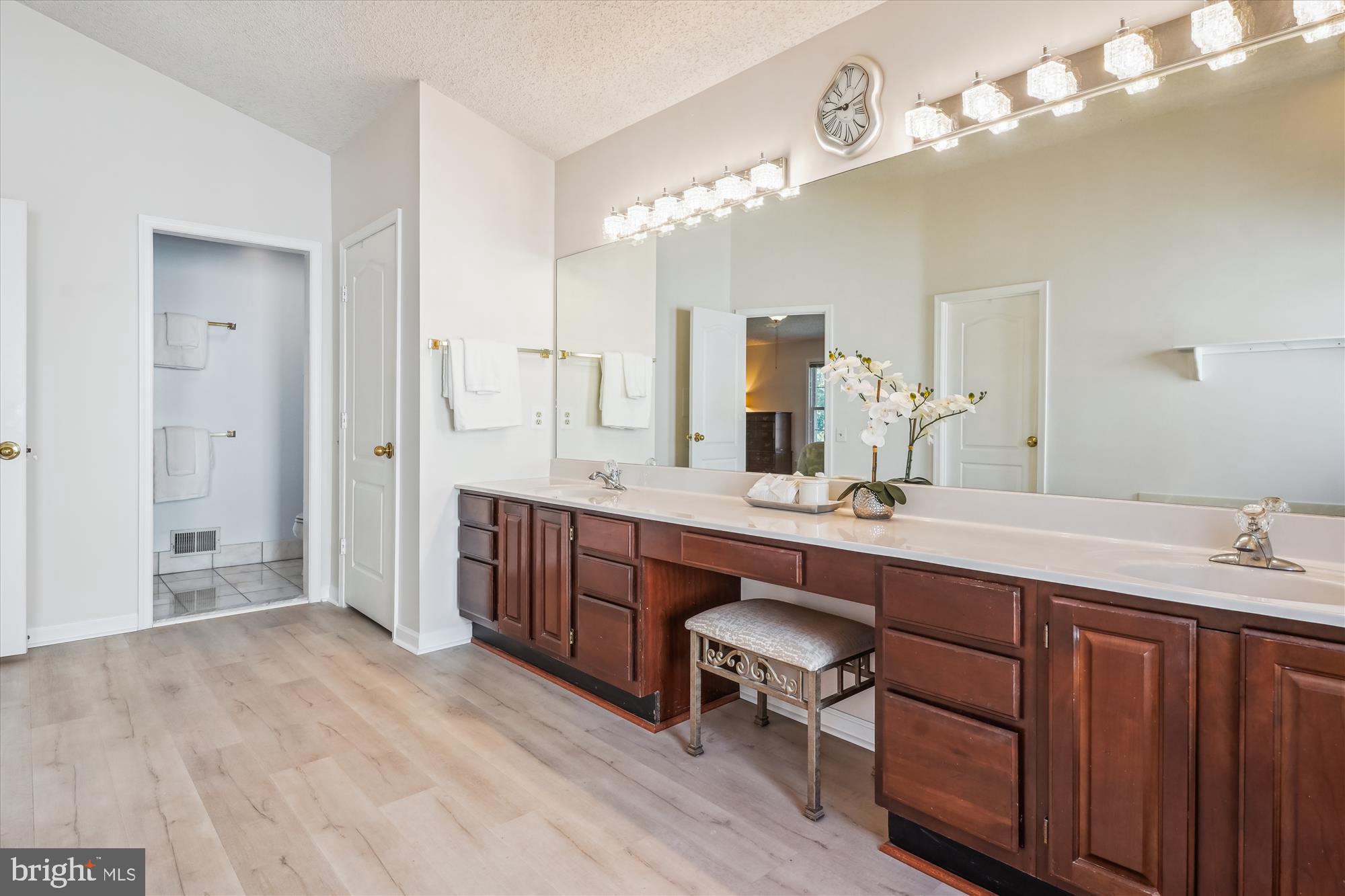 HAMPTON CHASE - Residential