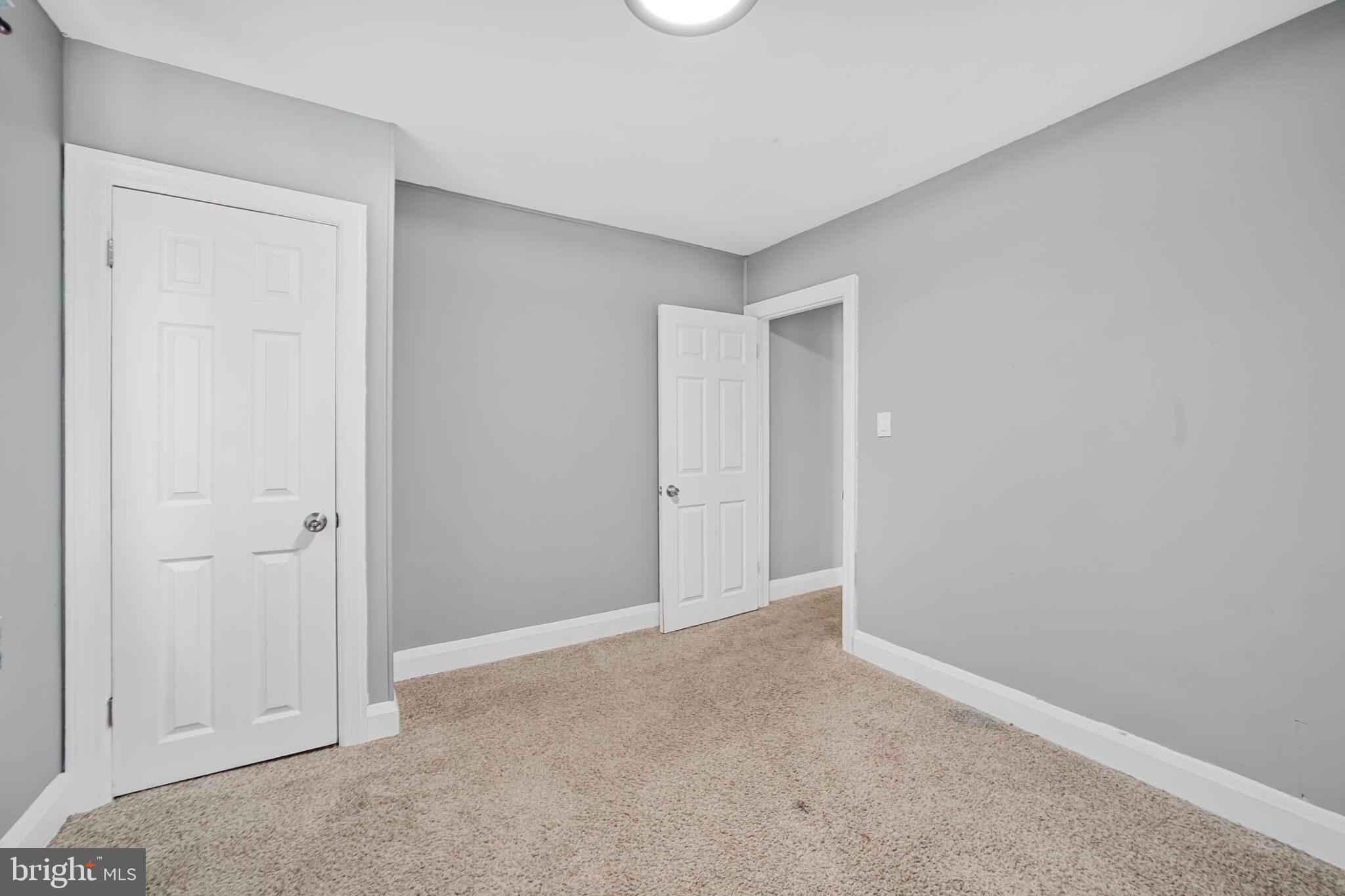 ALBEMARLE SQUARE - Residential