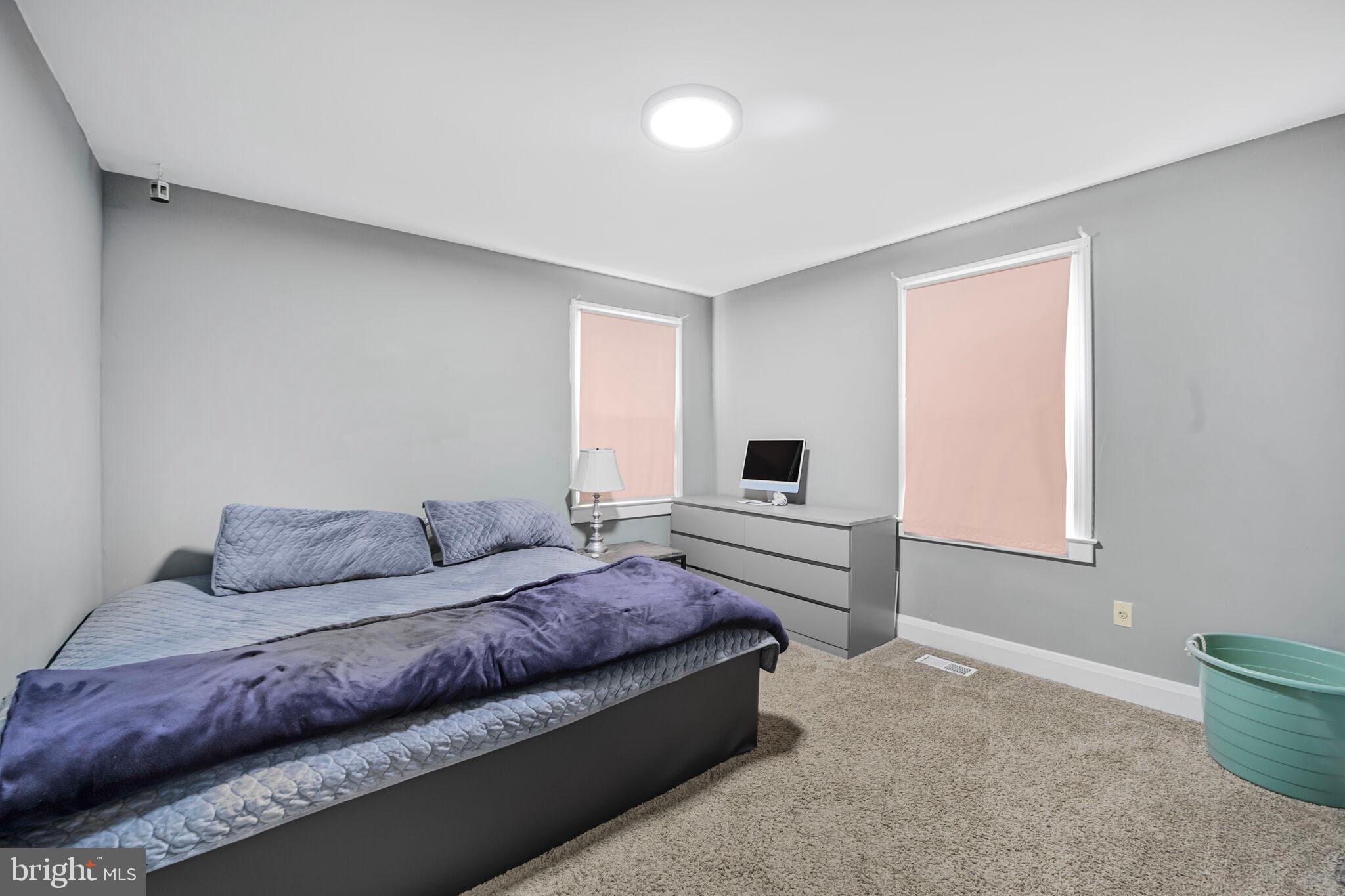 ALBEMARLE SQUARE - Residential
