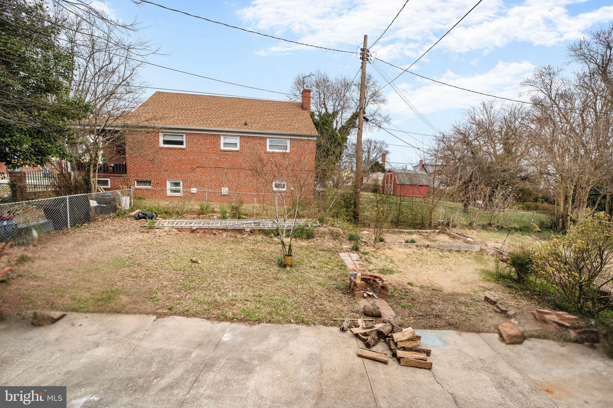 ALBEMARLE SQUARE - Residential