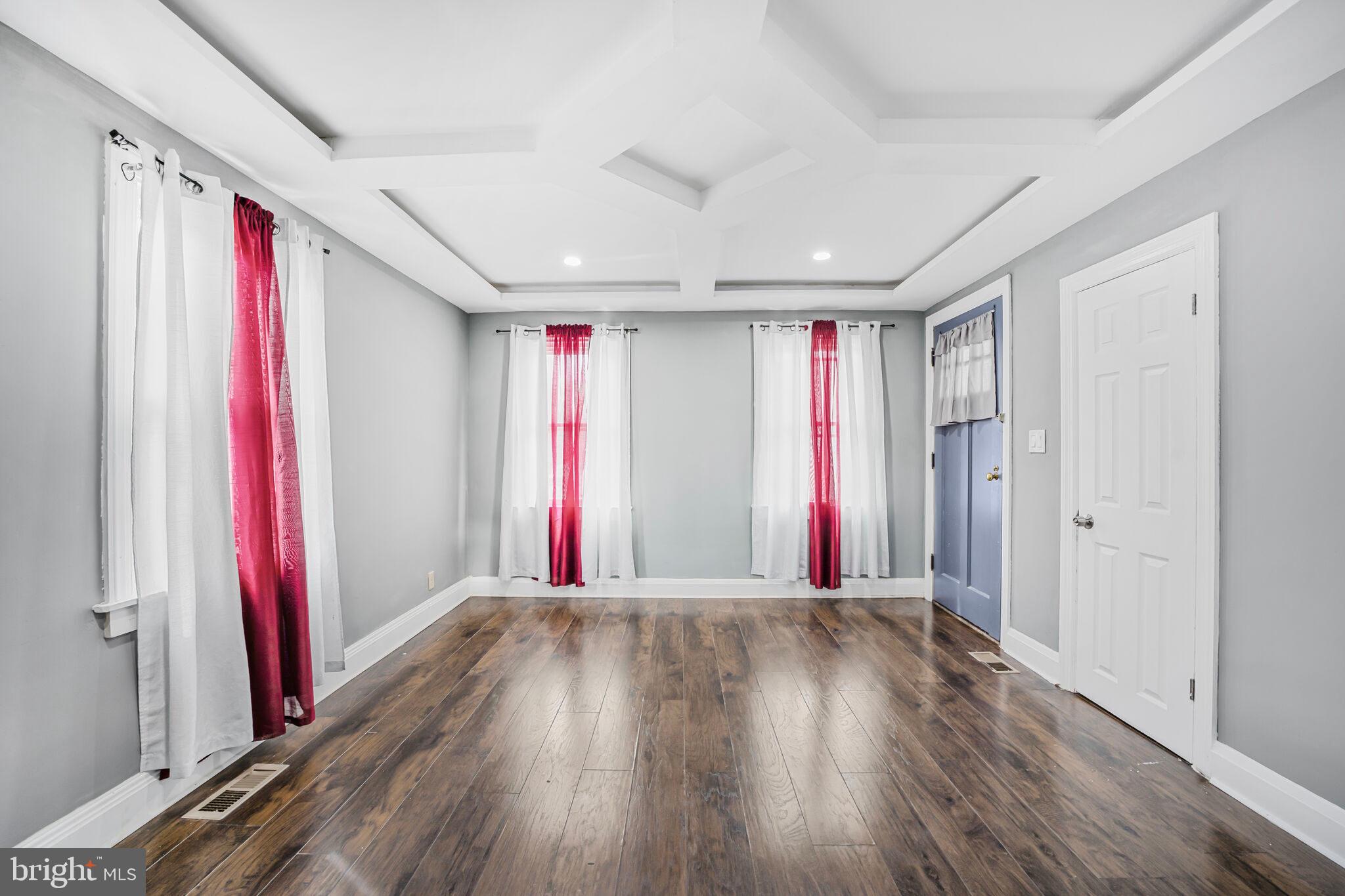 ALBEMARLE SQUARE - Residential