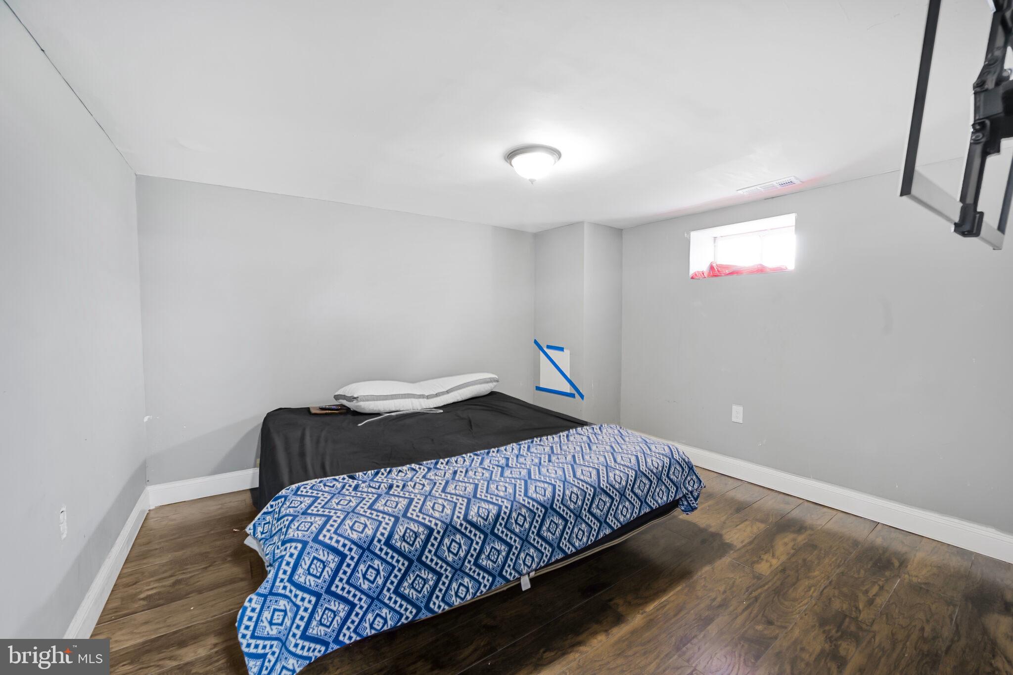 ALBEMARLE SQUARE - Residential