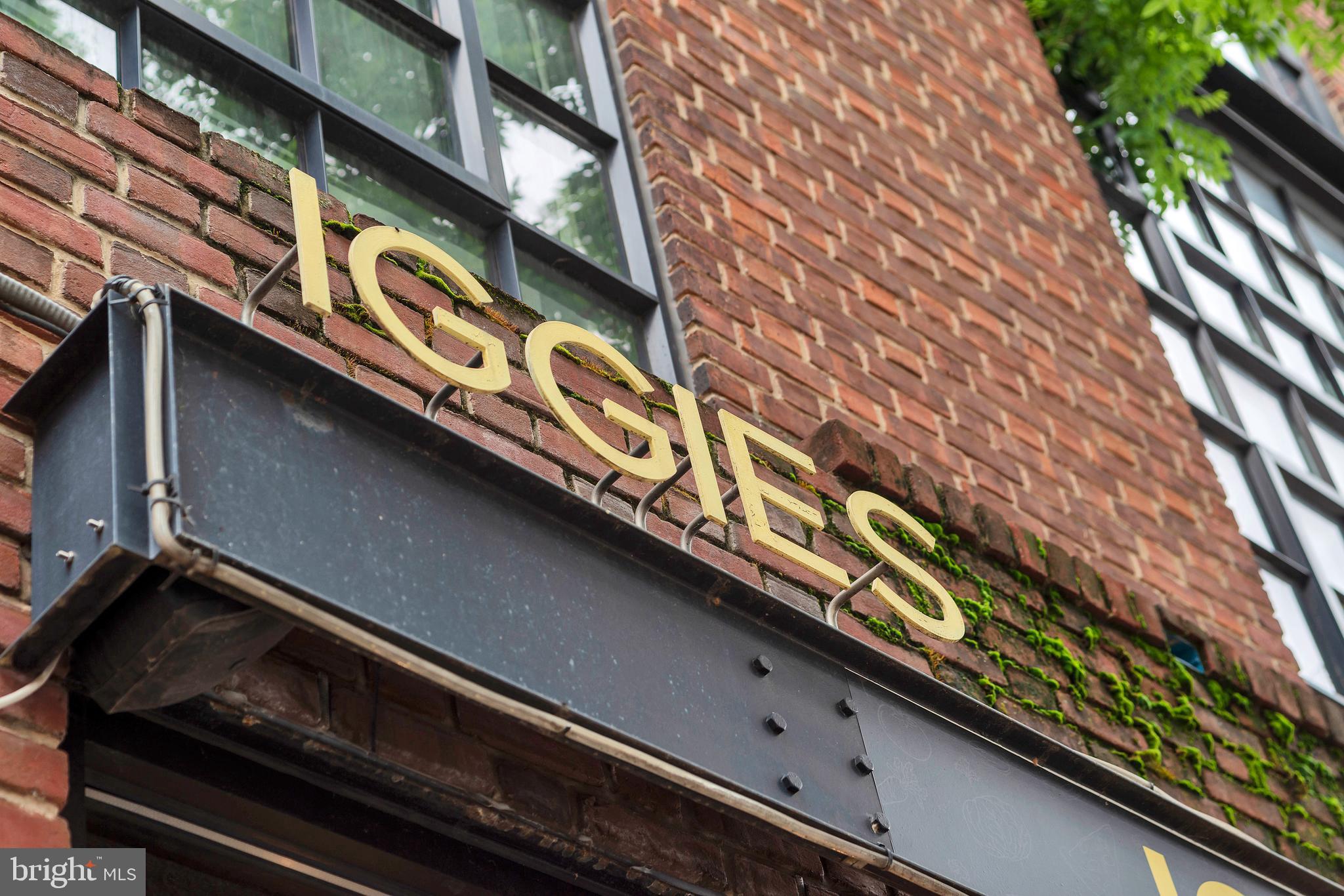 818 N CALVERT STREET - IGGIES PIZZA