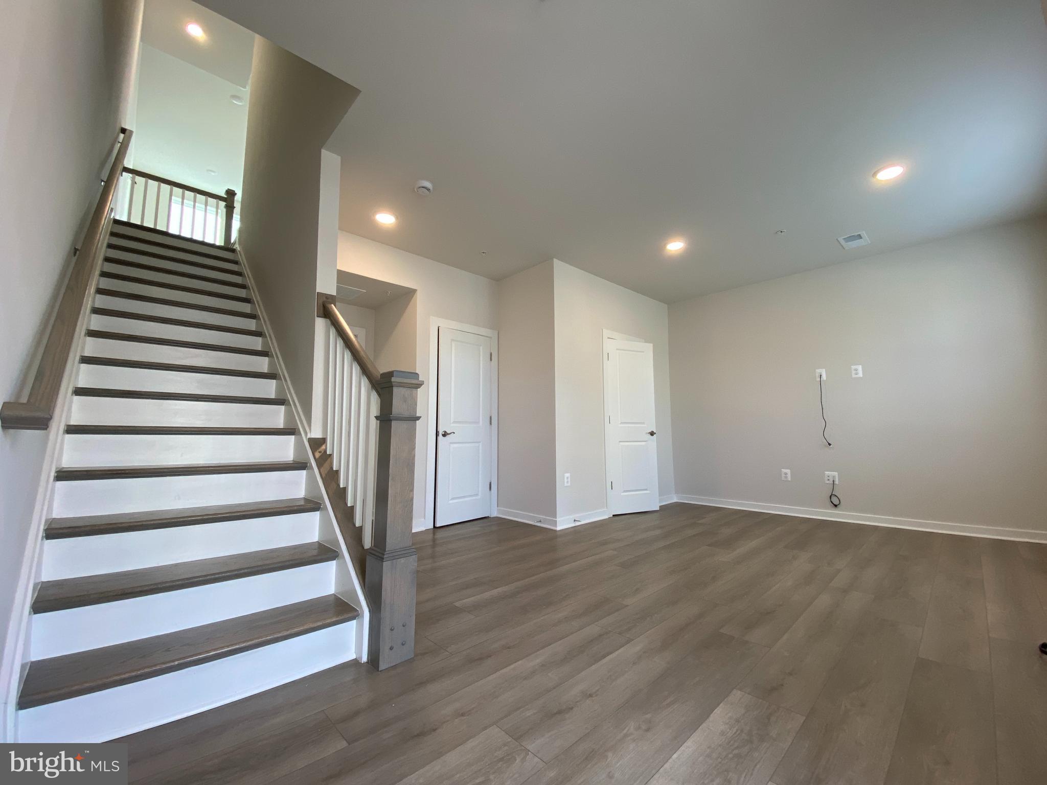 16356 COLUMBUS AVENUE