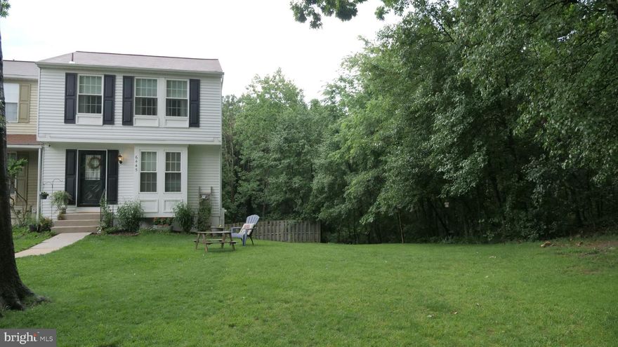 Come home to your relaxing hideaway! Spend more time with your family in this beautiful home near great shopping and dining while being in your own small forest. You will love this house and it is definately worth taking a look at!  Updated Roof, Updated Windows, Renovated Bathrooms, Private End Unit, Built in Breakfast Nook, French Doors, Large Deck, Walk out Basement.