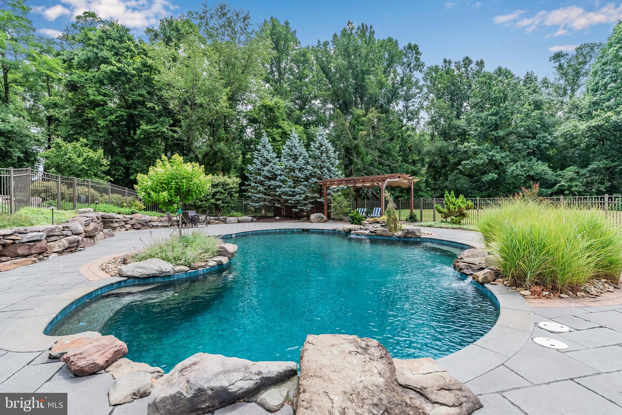 SOUTHRIDGE - Residential