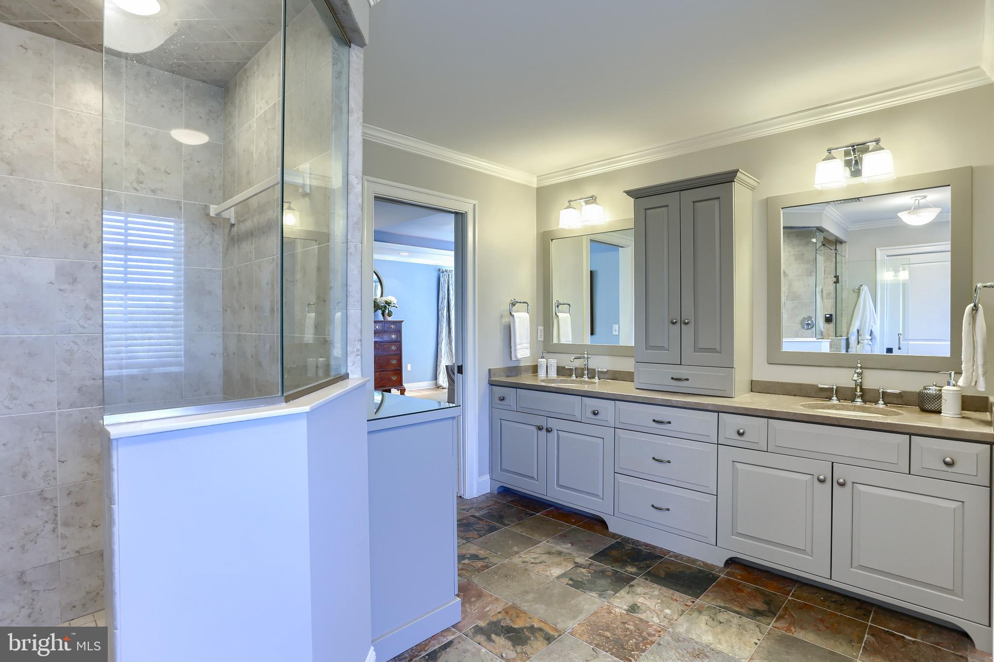 SOUTHRIDGE - Residential