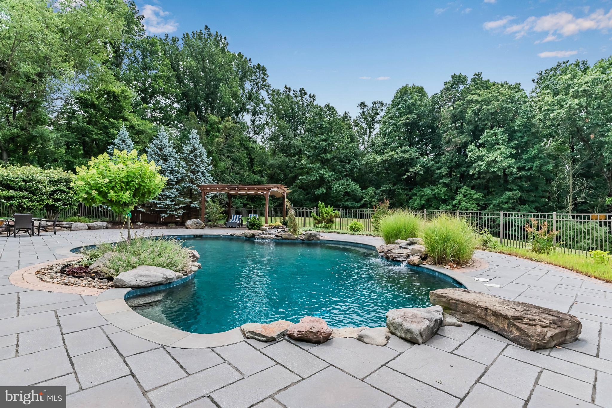 SOUTHRIDGE - Residential