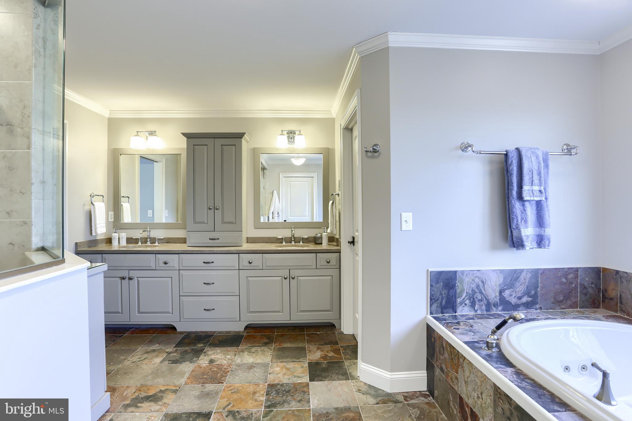 SOUTHRIDGE - Residential