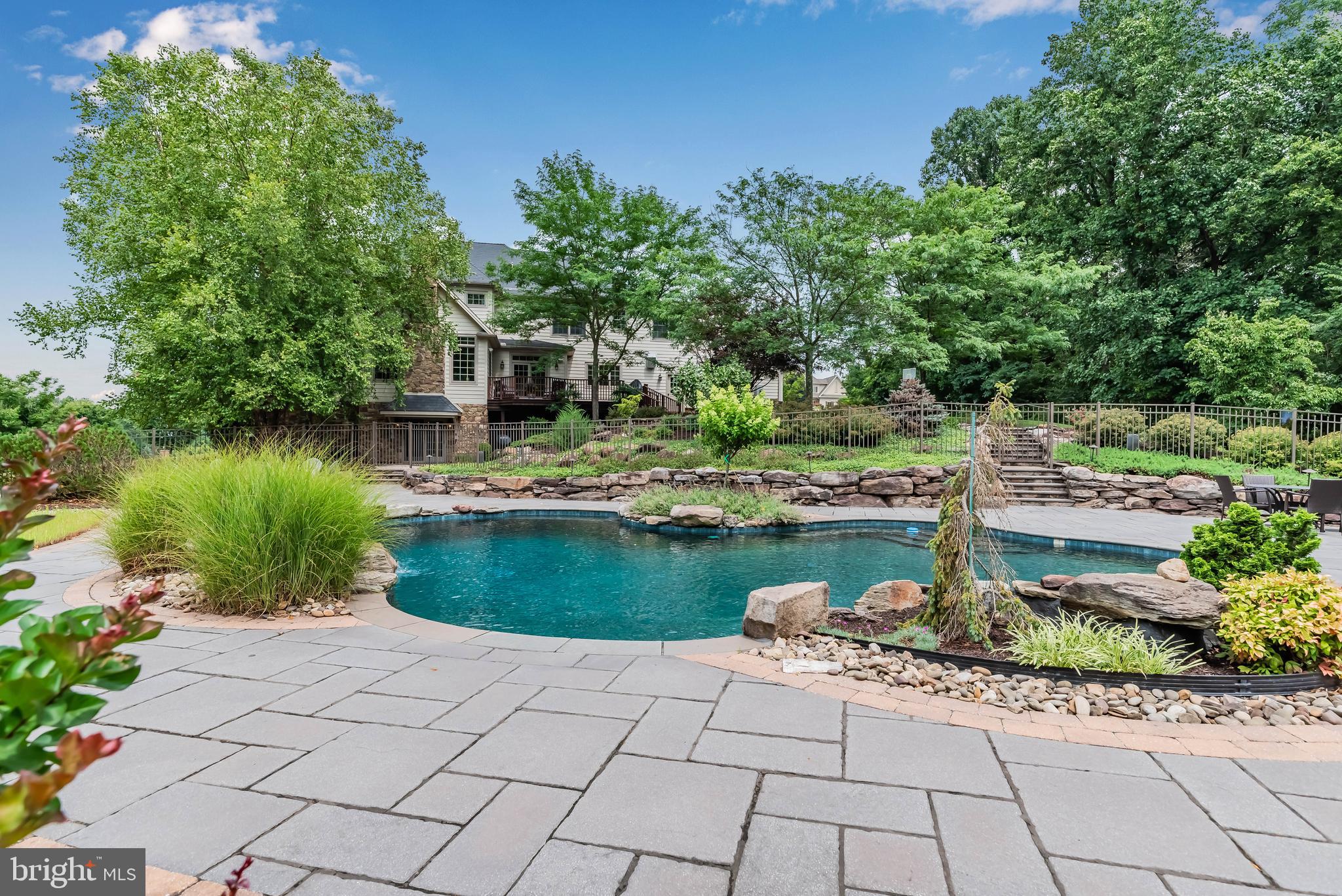 SOUTHRIDGE - Residential