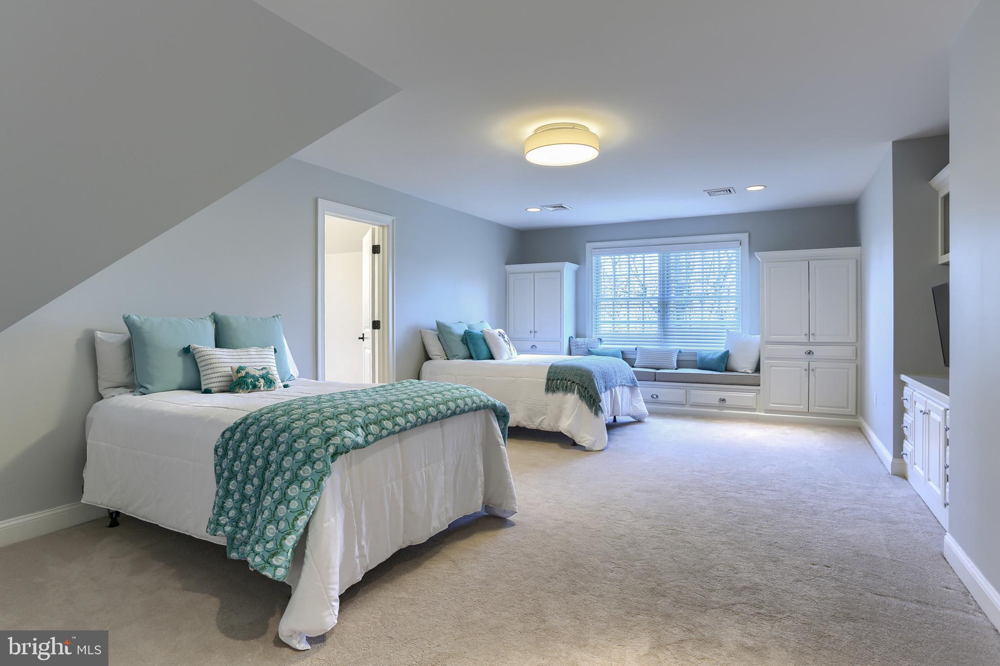 SOUTHRIDGE - Residential