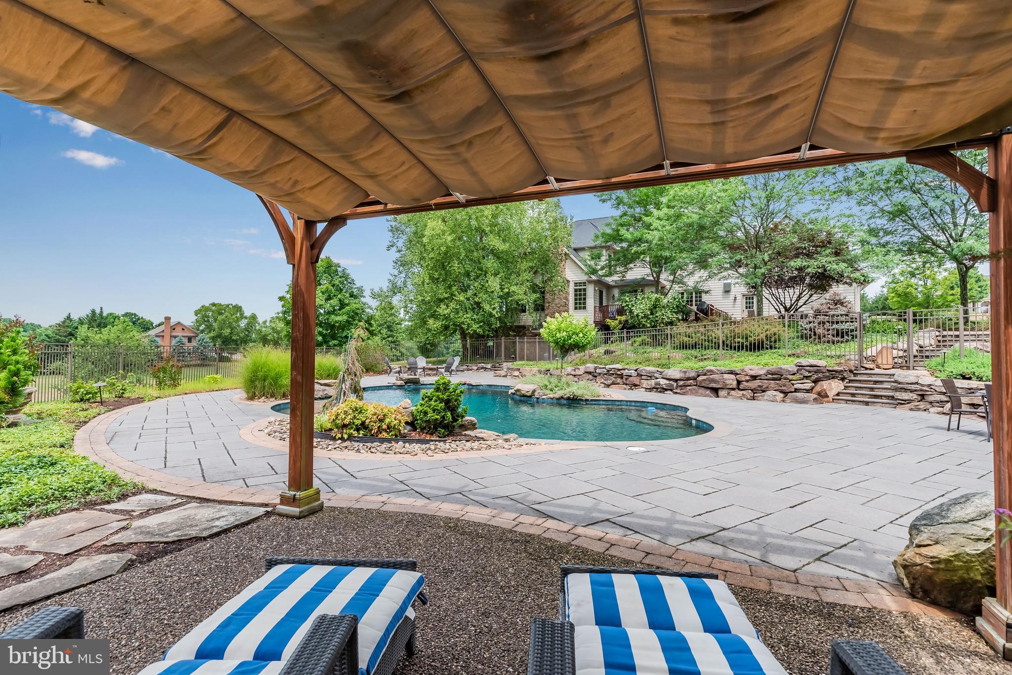 SOUTHRIDGE - Residential