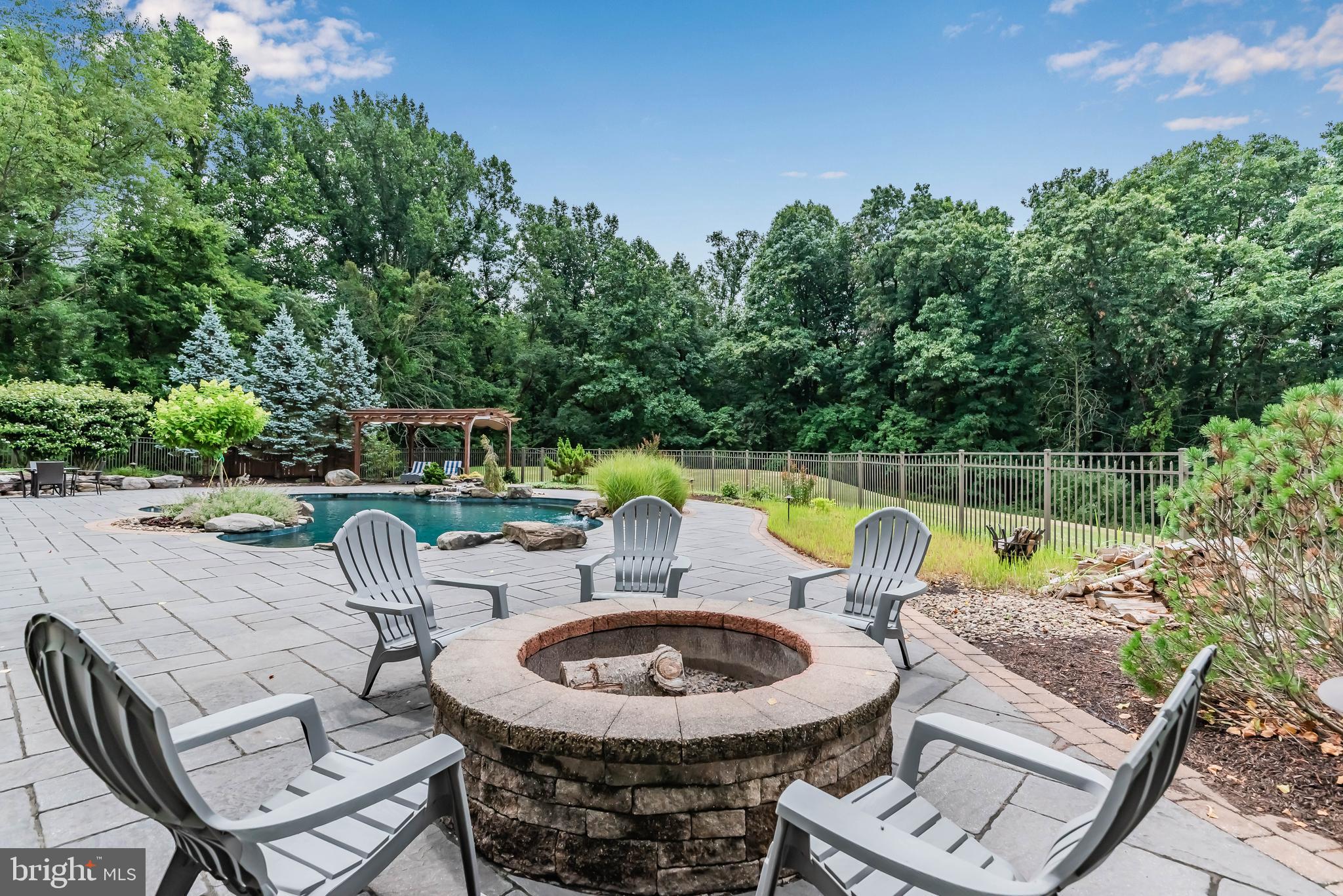 SOUTHRIDGE - Residential