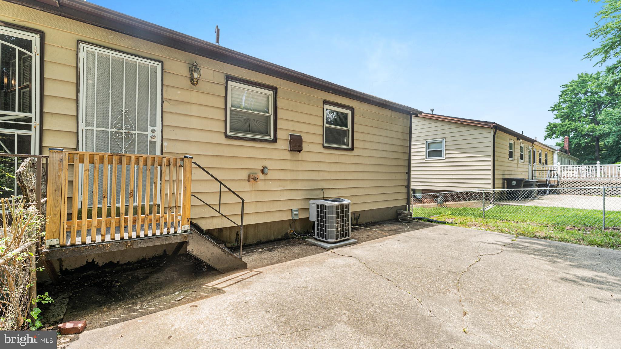 TEMPLE HILLS - Residential