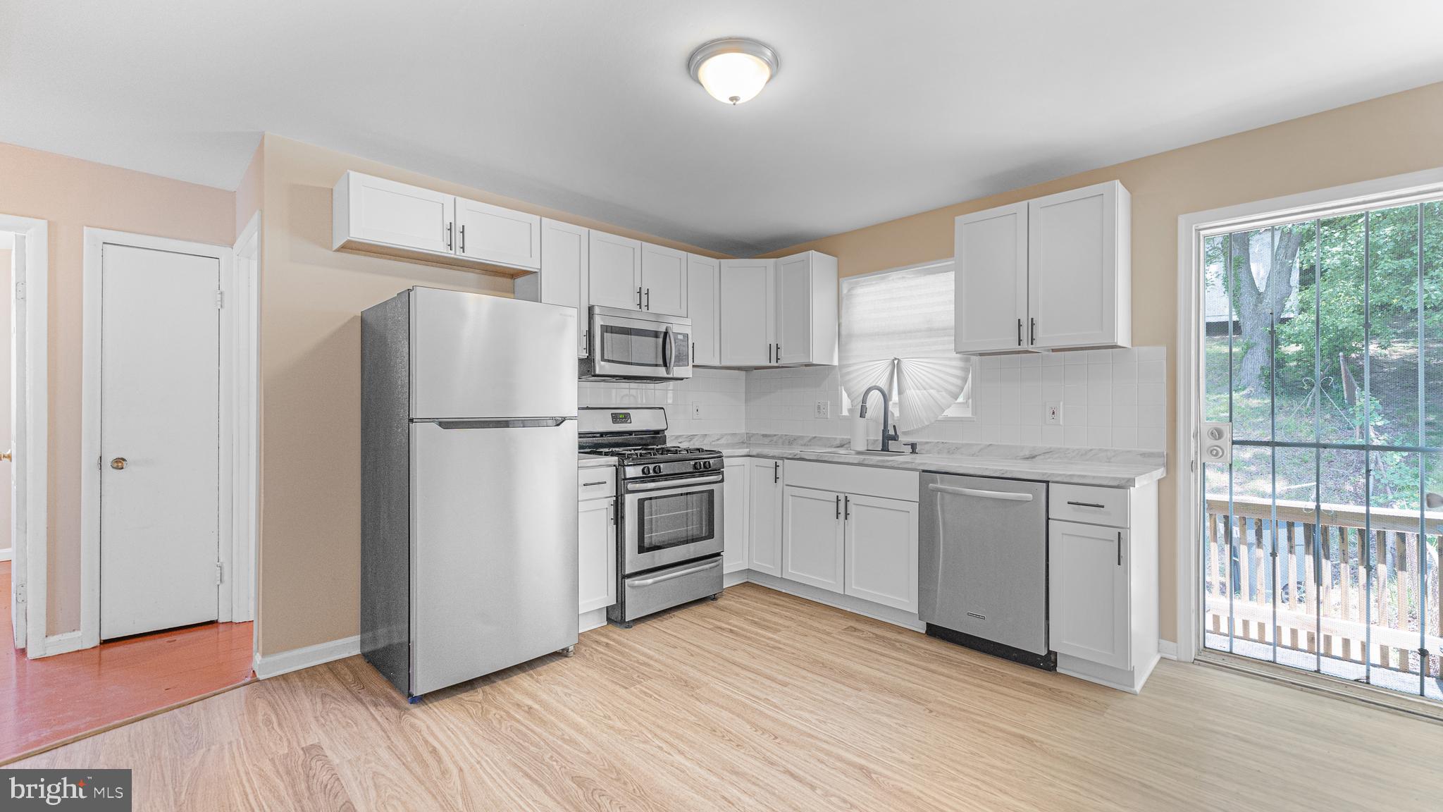 TEMPLE HILLS - Residential