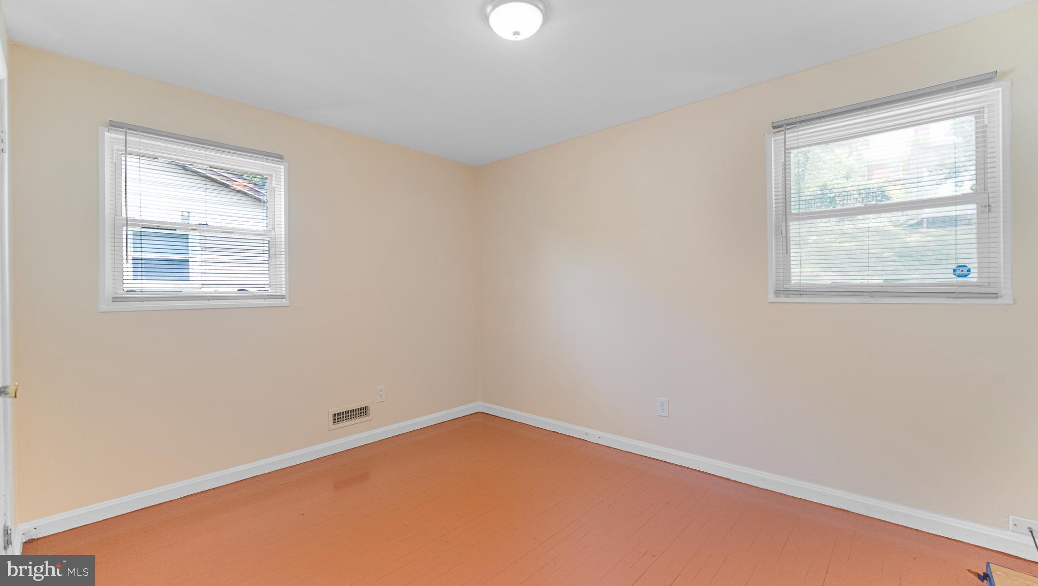 TEMPLE HILLS - Residential