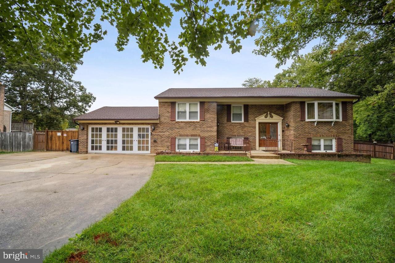 Available for move-in May 1st 2025! Beautifully upgraded SFH for rent in a quiet cul-de-sac. Directly behind the home is a beautiful private POOL, and a LAKE and the woods of Franklin Square Park allowing for maximum privacy for entertaining on the deck or around the pool. This home features a private above ground basement with a private entrance. The basement has a separate kitchen and its own brand new washer and dryer so each space can be completely separated. Tons of space to entertain around the fire pit, the deck, patio, and the pool!!
The main kitchen features tons of storage, SS APPLIANCES, and a beautiful island! The common area features include high end HARD WOOD flooring, bay windows, and much more!
Great location for commuters!!!
MGM: 10 minutes
Tanger Outlets: 12 minutes
Old Town Alexandria: 15 minutes
Navy Yard: 18 minutes
Wharf: 18 minutes
Arlington: 25 minutes
Fairfax: 25 minutes
Mclean: 30 mins
The home is wired with high speed Verizon Fios internet. Don't miss the opportunity to get into this rare home before the pool season! Owner is a licensed real estate individual.