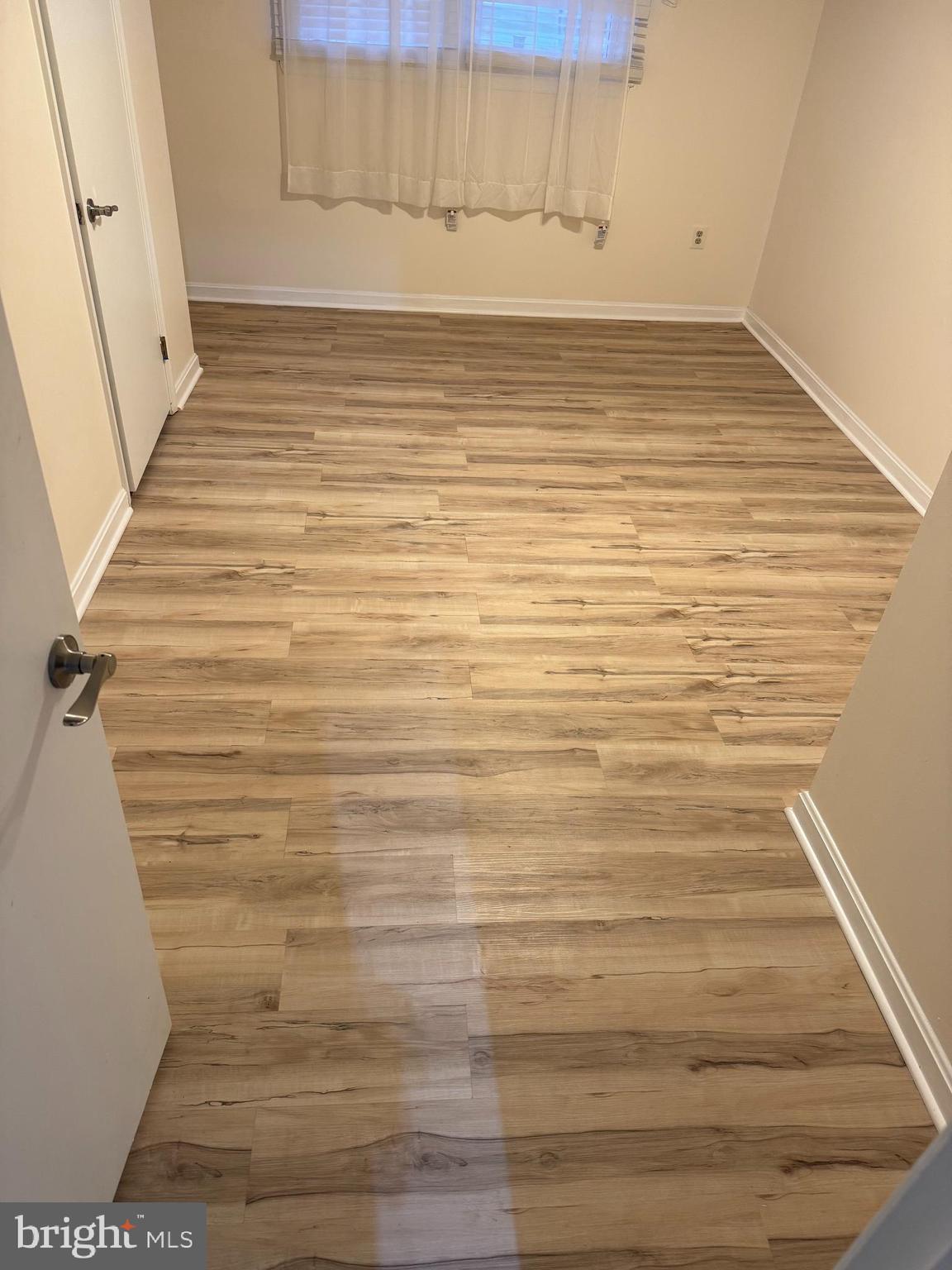 TANTALLON SQUARE - Residential Lease