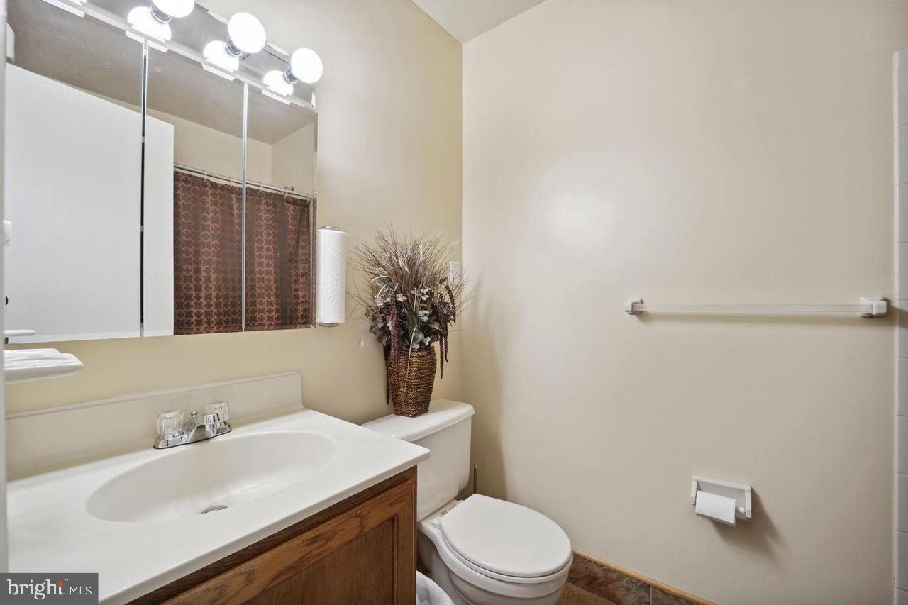 TANTALLON SQUARE - Residential Lease