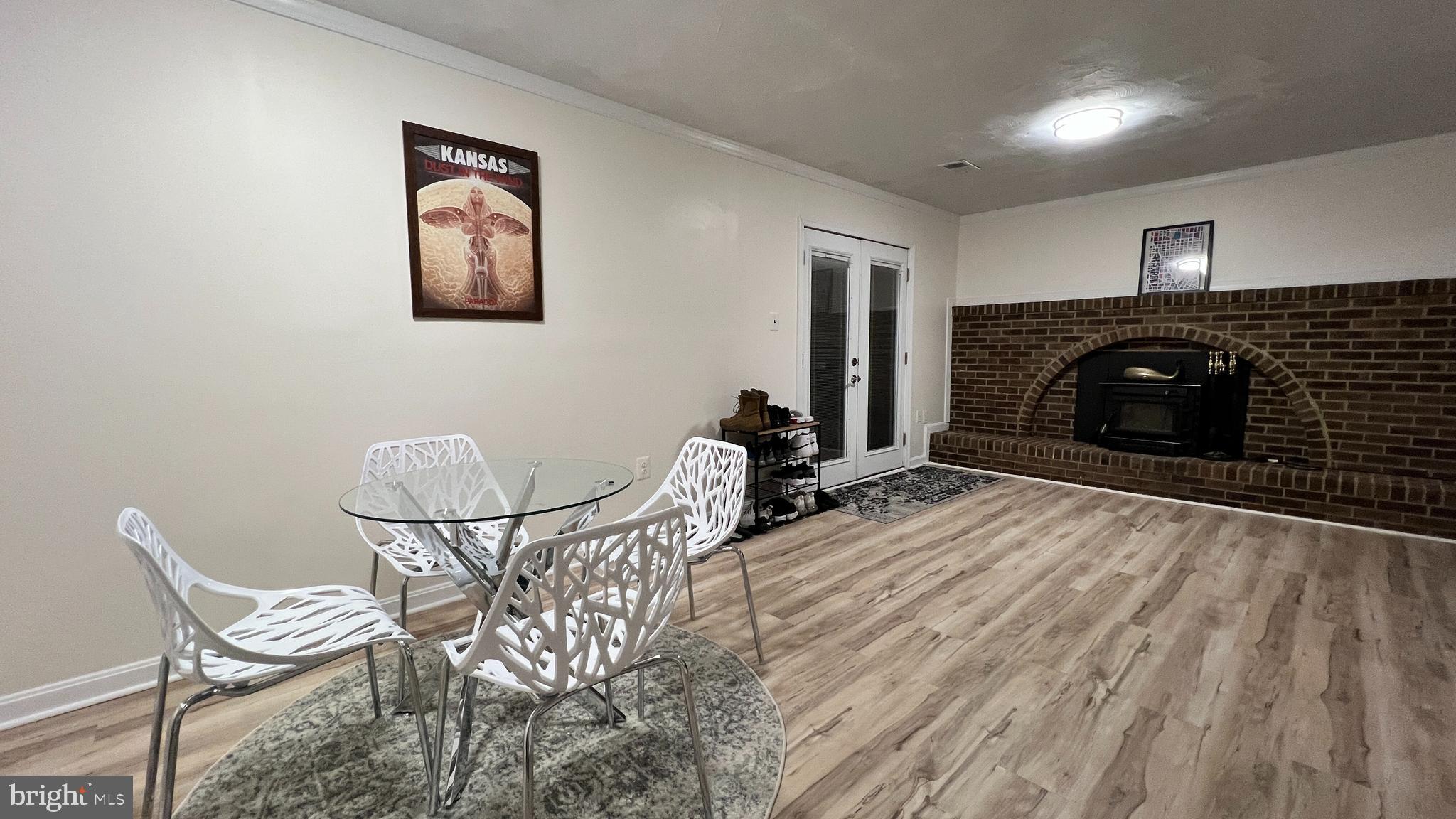 TANTALLON SQUARE - Residential Lease