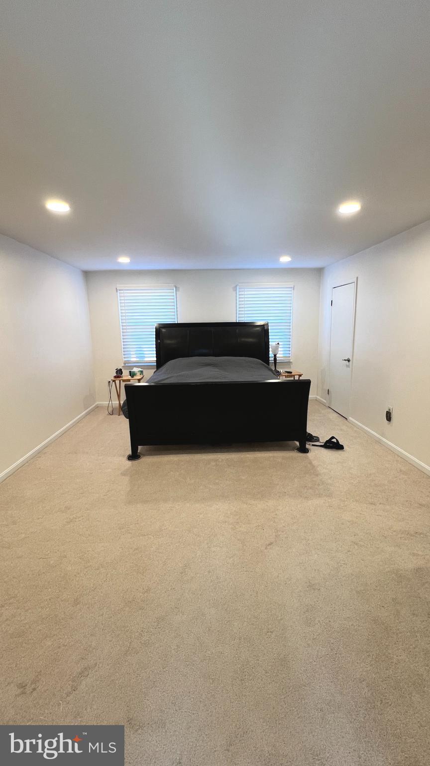 TANTALLON SQUARE - Residential Lease