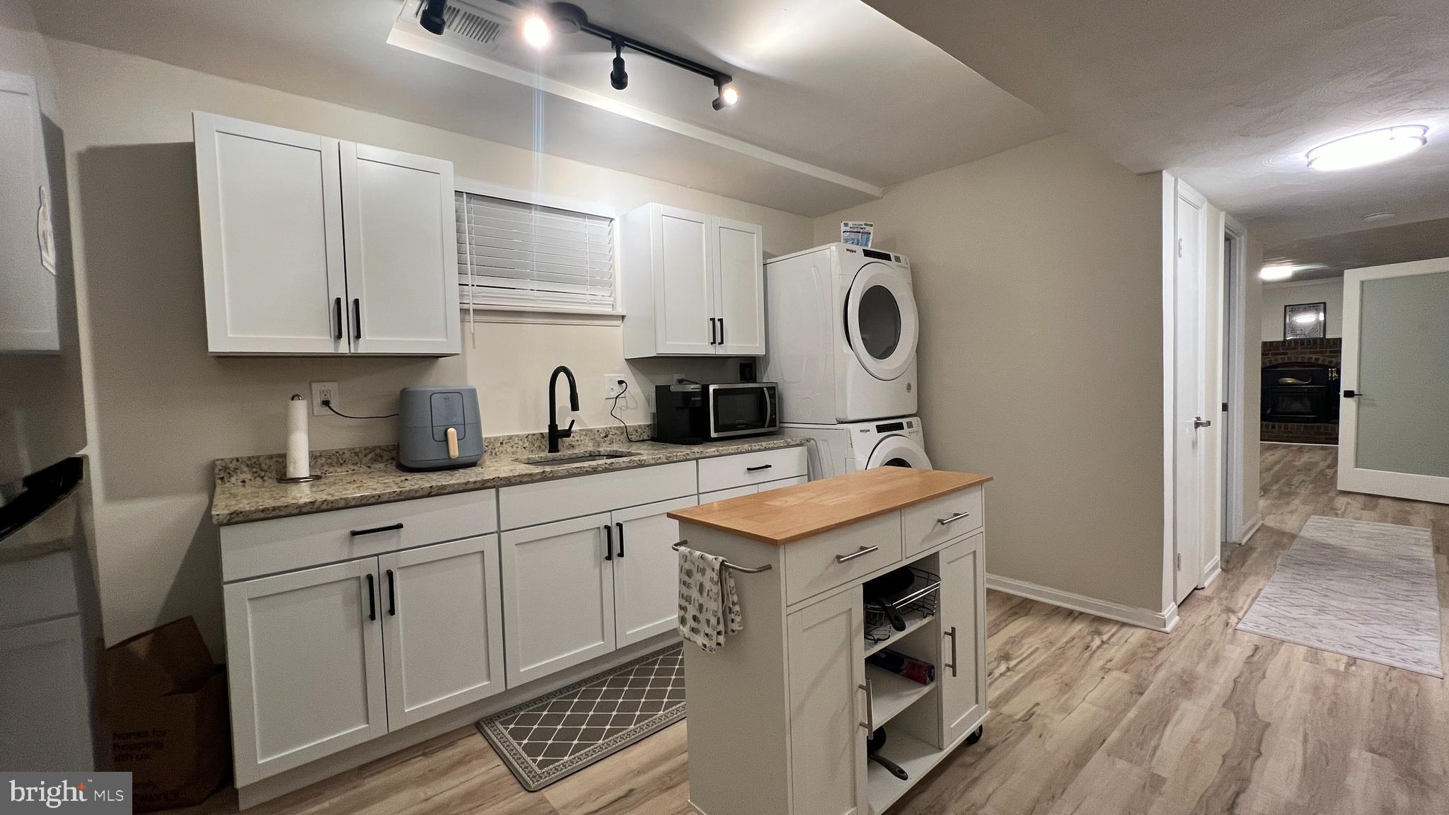 TANTALLON SQUARE - Residential Lease