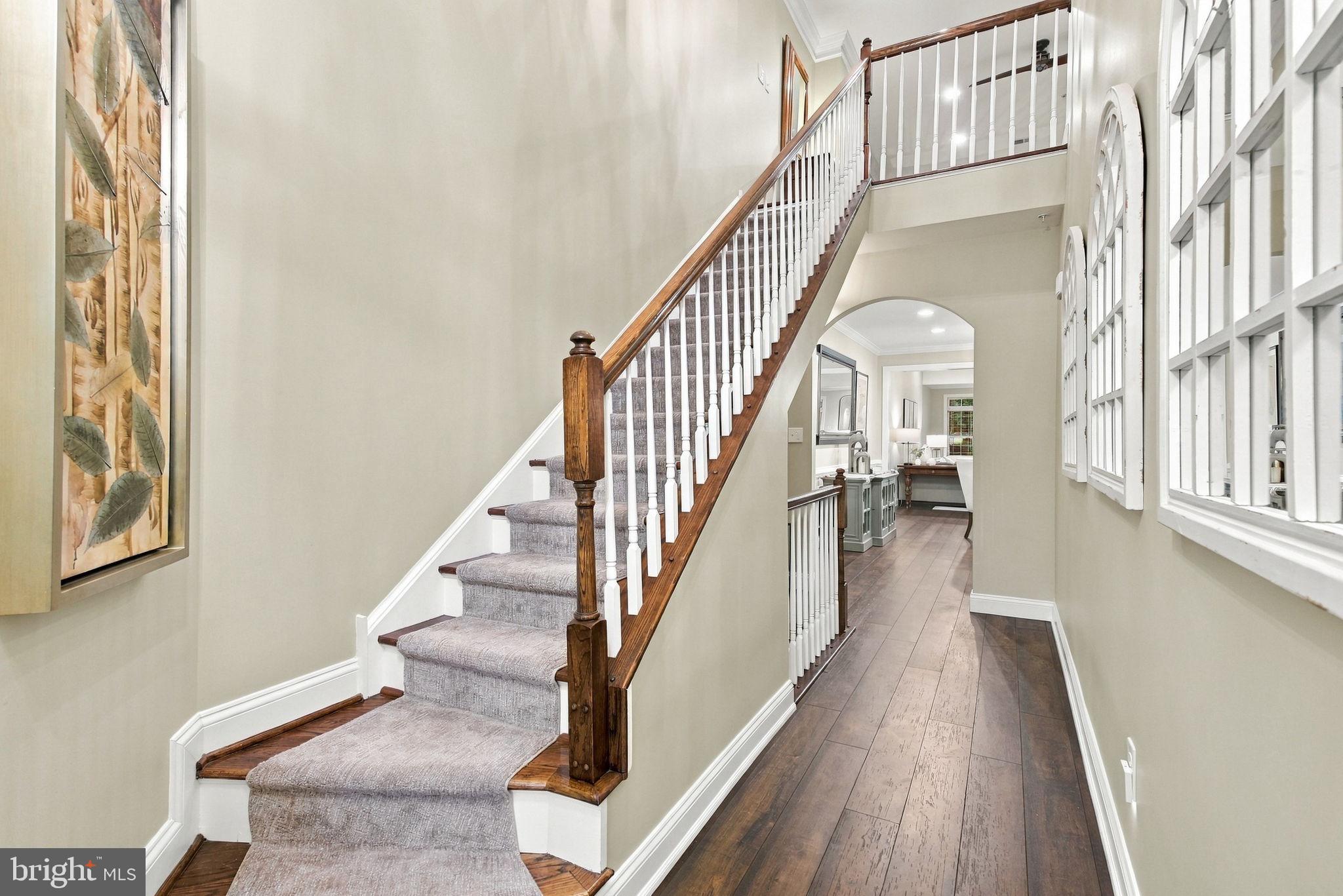 615 CLIFF LANE