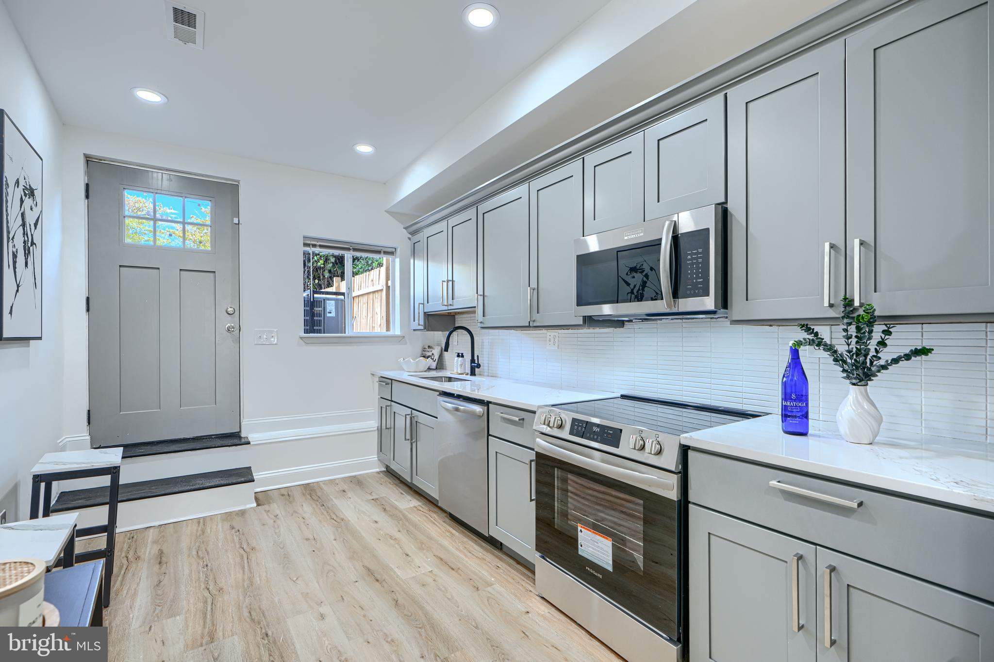 BROADWAY EAST - Residential
