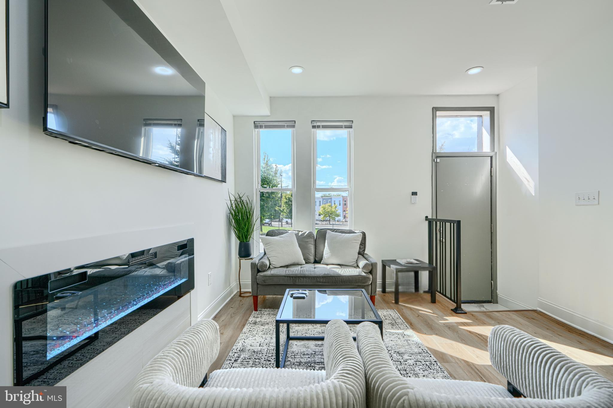 BROADWAY EAST - Residential