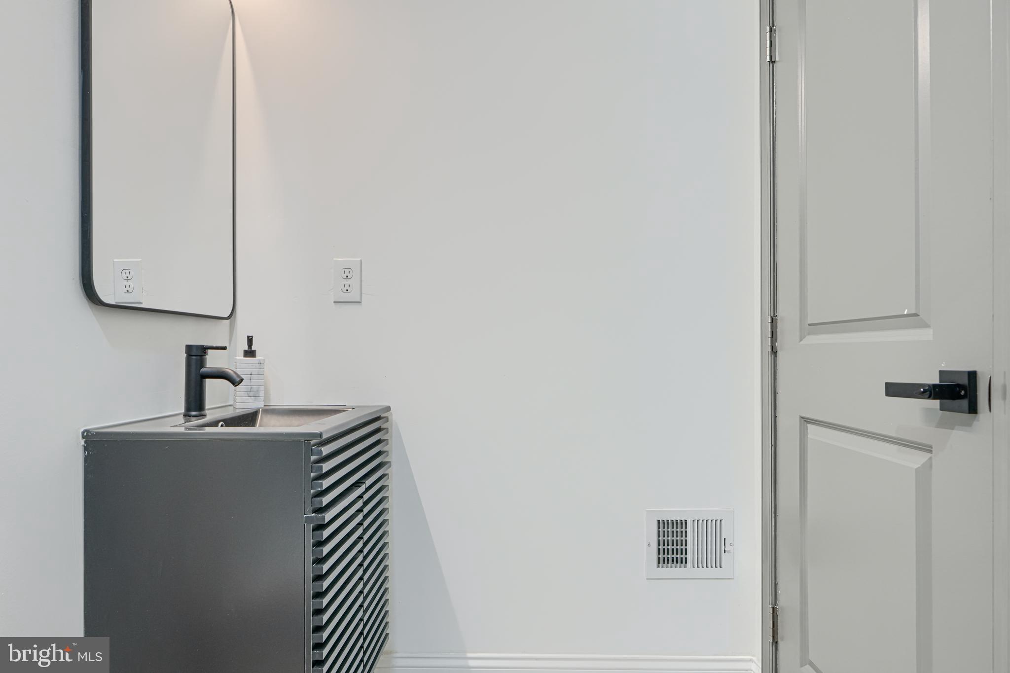 BROADWAY EAST - Residential