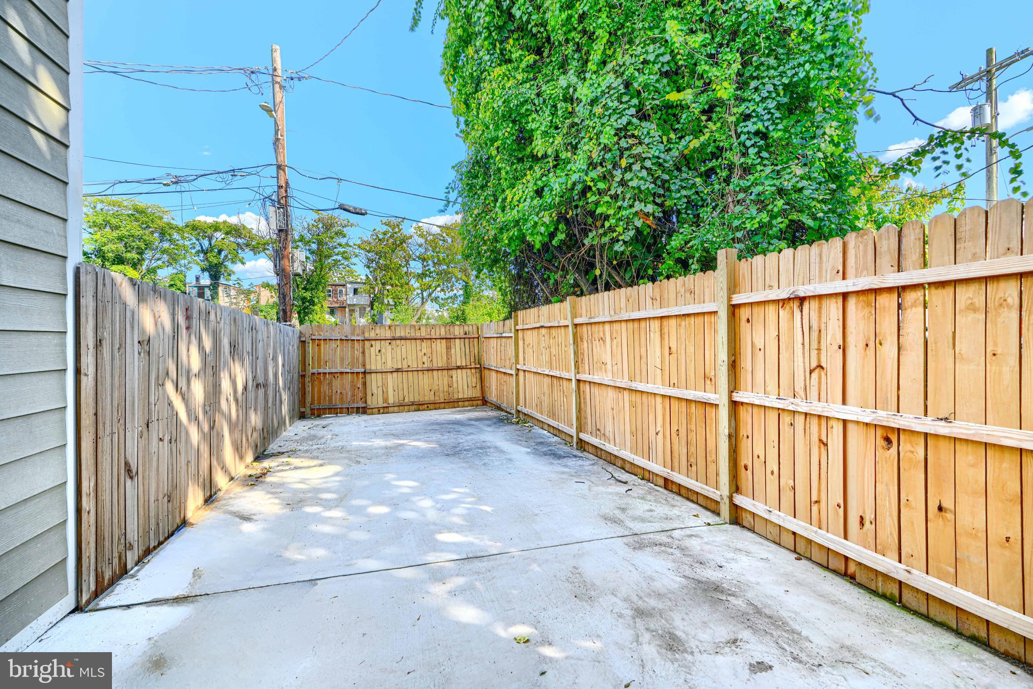 BROADWAY EAST - Residential