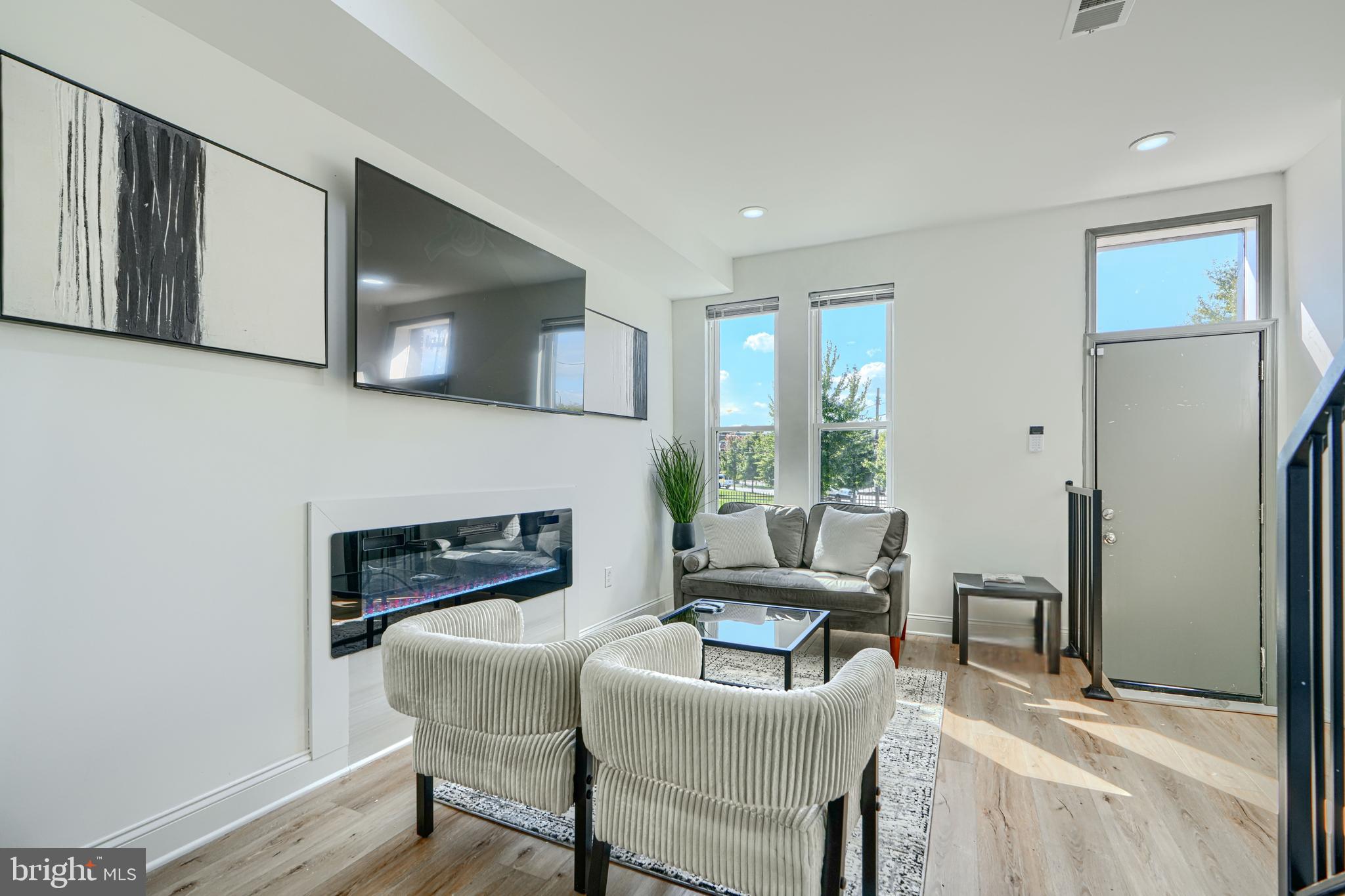 BROADWAY EAST - Residential