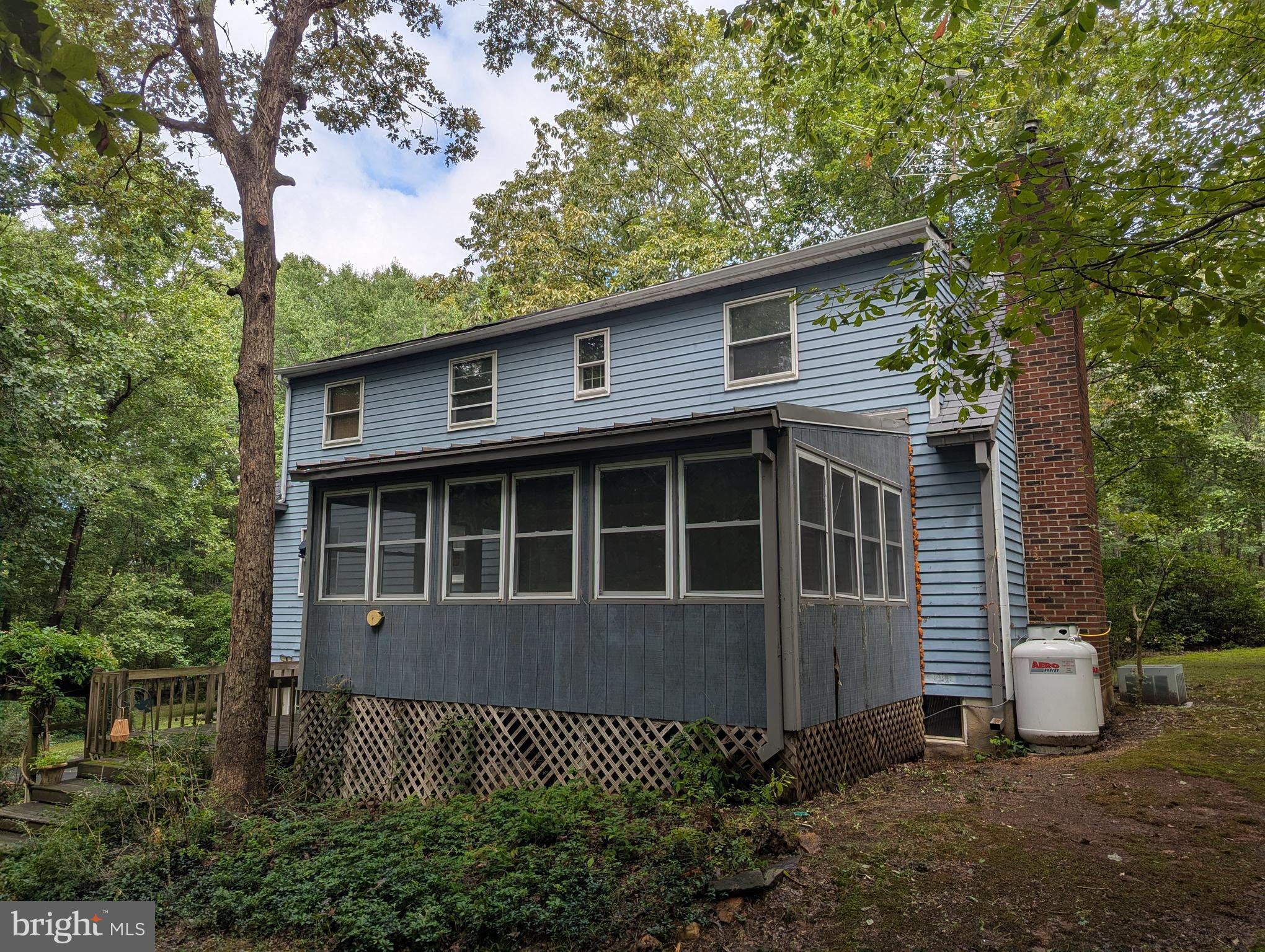 40 OAK FOREST LANE