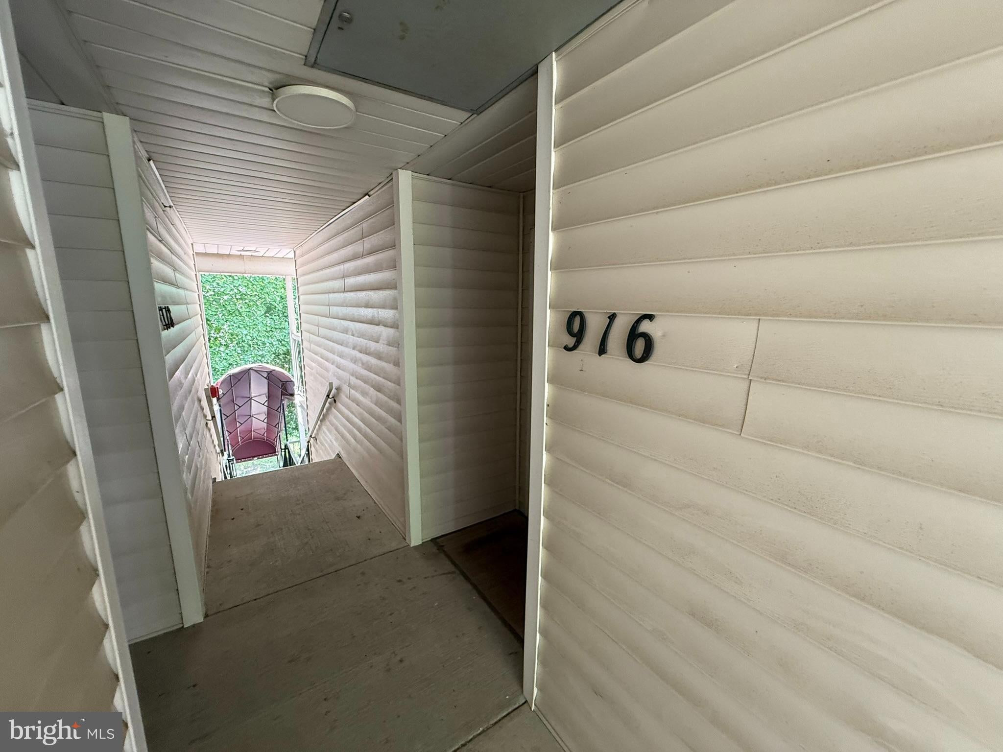 916 WESTHAVEN DRIVE 11-301