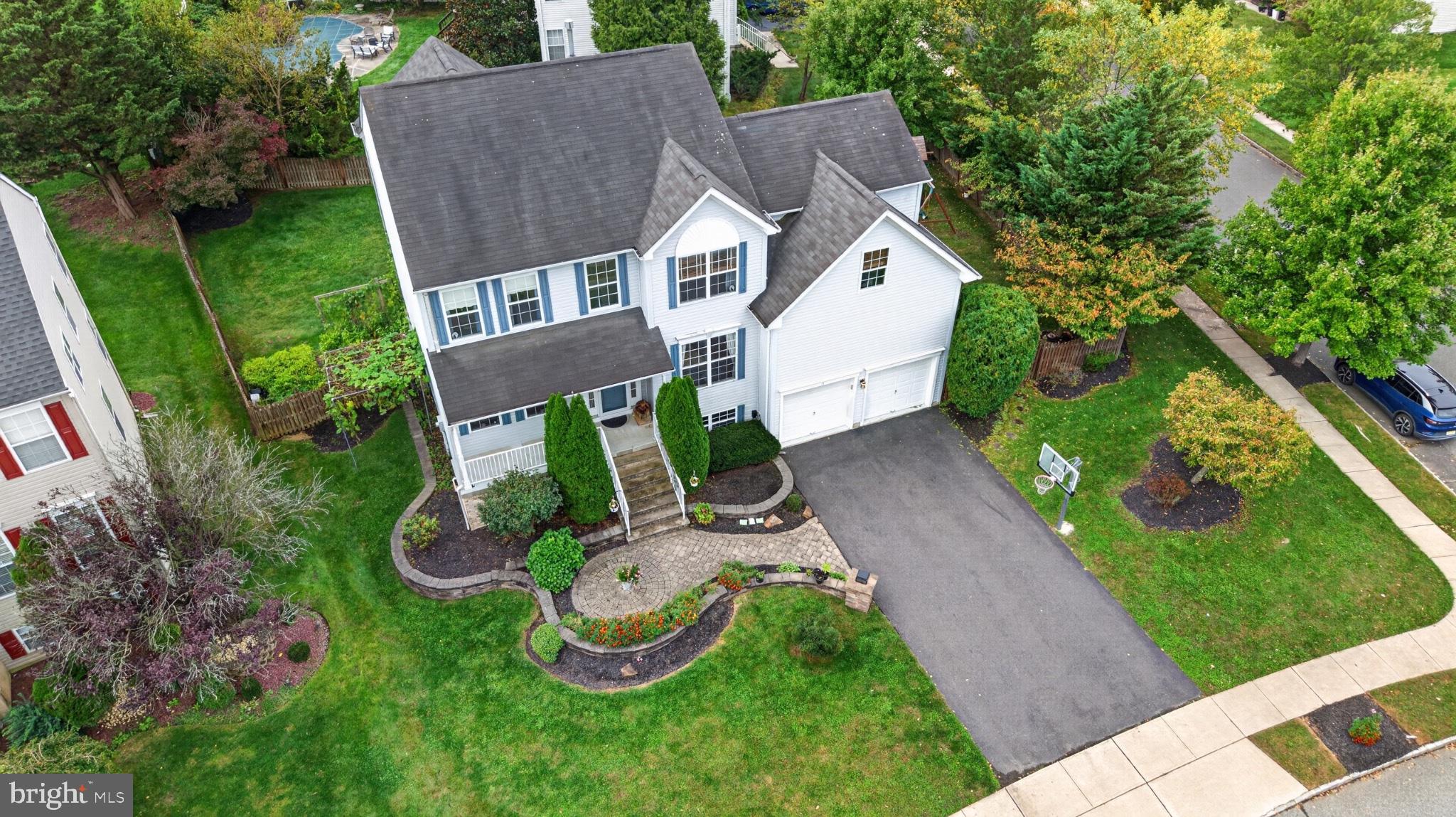 9 KINGSTONE LANE