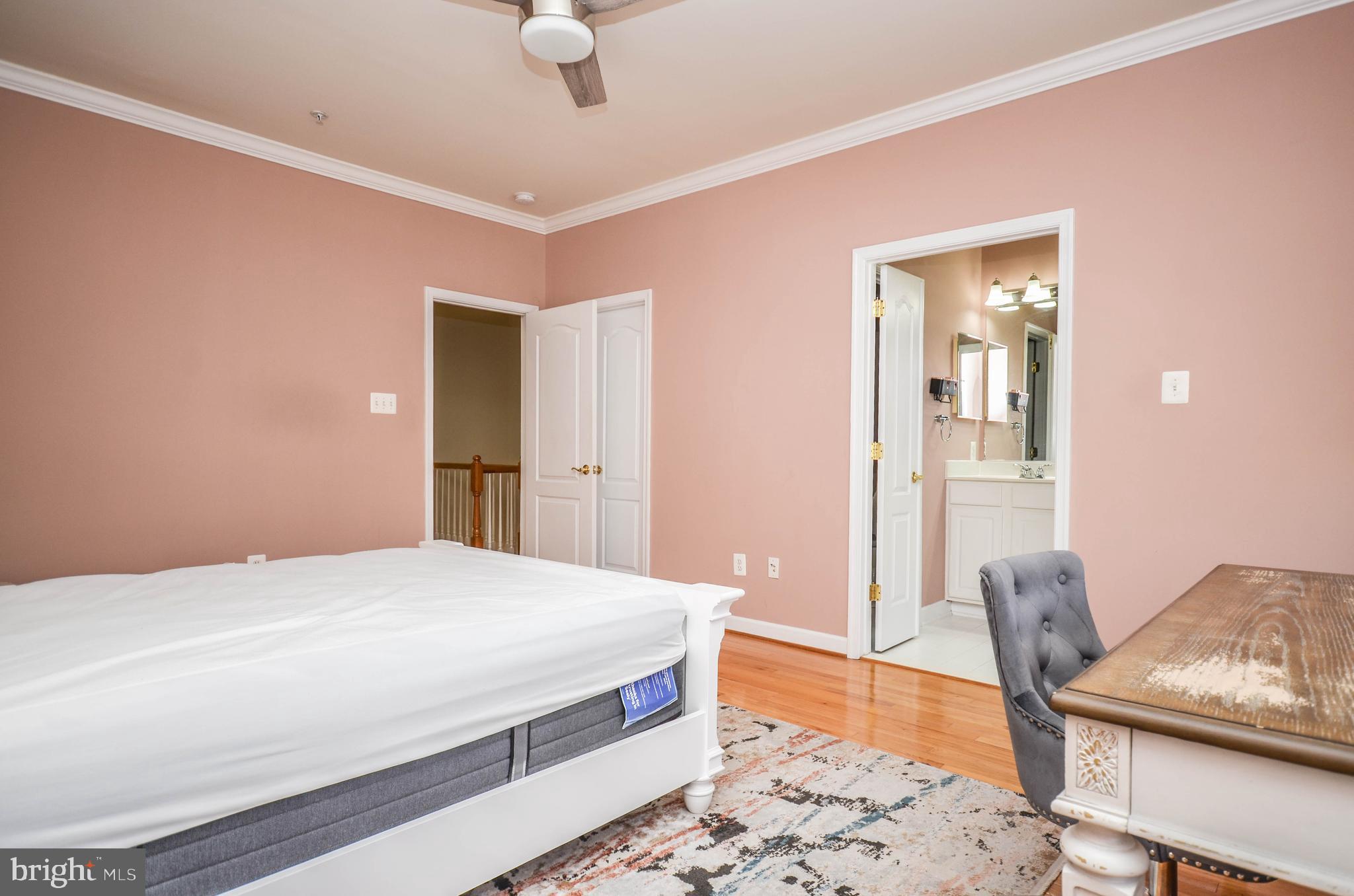 KING FARM BAILEYS COMMON - Residential Lease