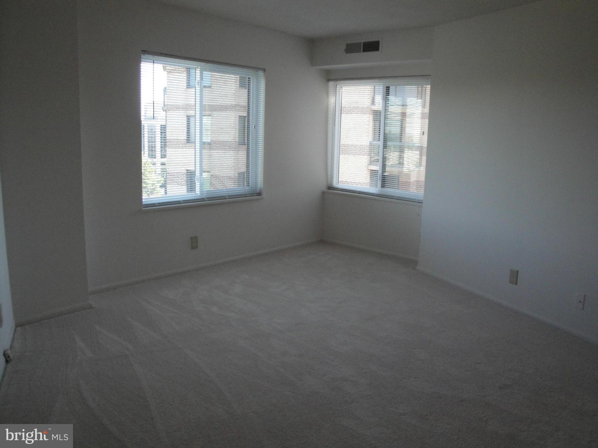 ROTONDA - Residential Lease