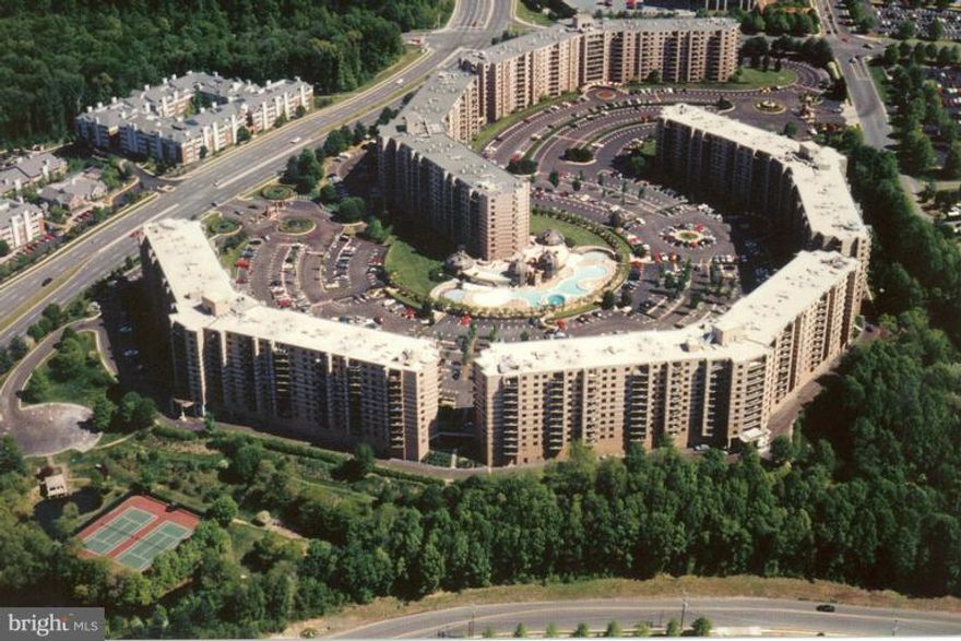 3 SIDES WINDOWS -MD/DC/TYSONS SKYLINES  14x12 Enclosed carpeted balcony! 2nd open balcony faces South; 2nd bdrm/pergo flrs. NEW PAINT,CARPET,LIGHTS,MIRRORED Drs,Blinds. NO PETS/SMOKING ***GARAGE & STORAGE INCLD. Stainless Full size W/D, frig,d/w & 2 ovens & cooktop. New vinyl flrs baths & kitchen. FREE Wkday Rush Hr Morning bus to Subway frm LOBBY! **OWNERS PAYING $600 REGISTRATION FEE FOR TENANT