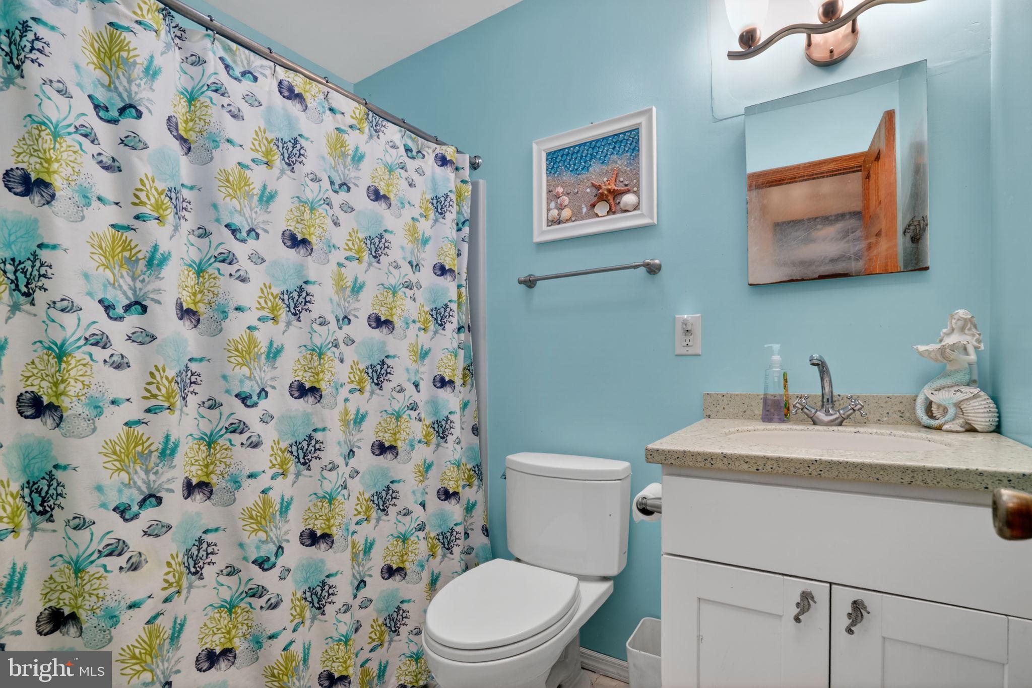 CAPTAIN'S COVE - Residential