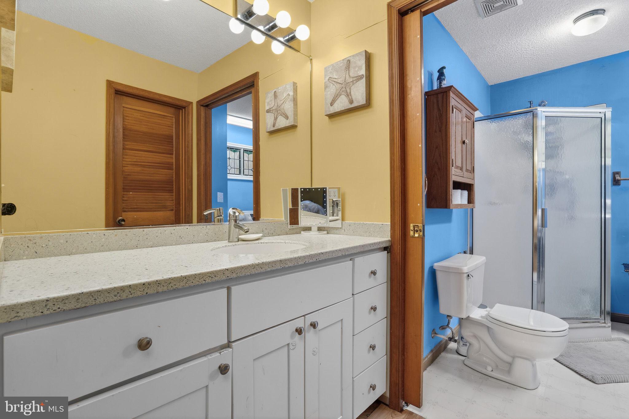 CAPTAIN'S COVE - Residential