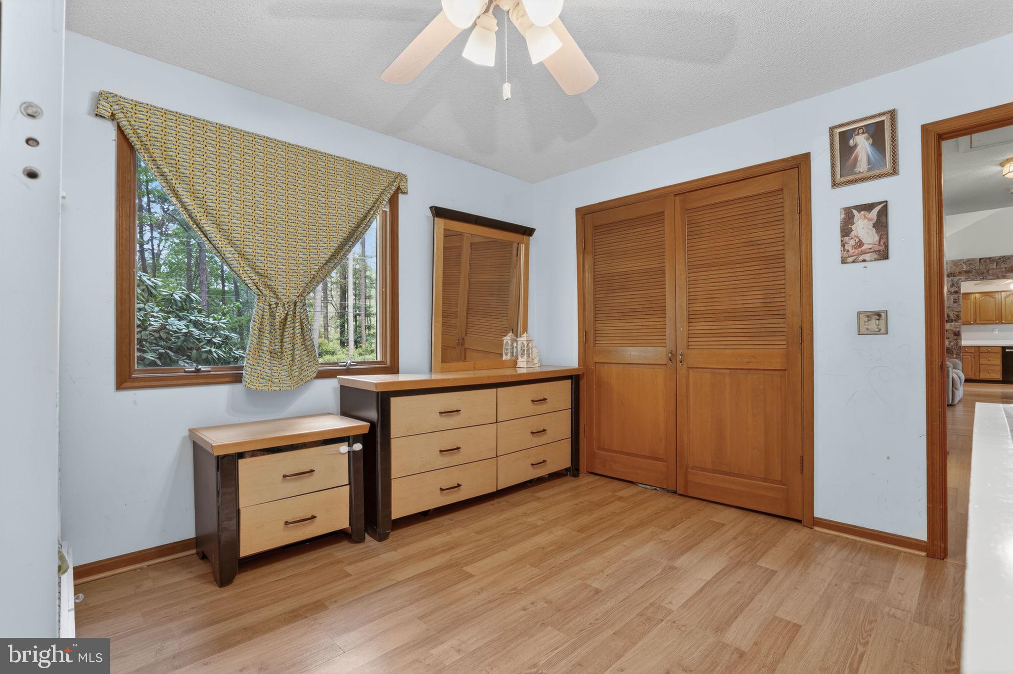 CAPTAIN'S COVE - Residential