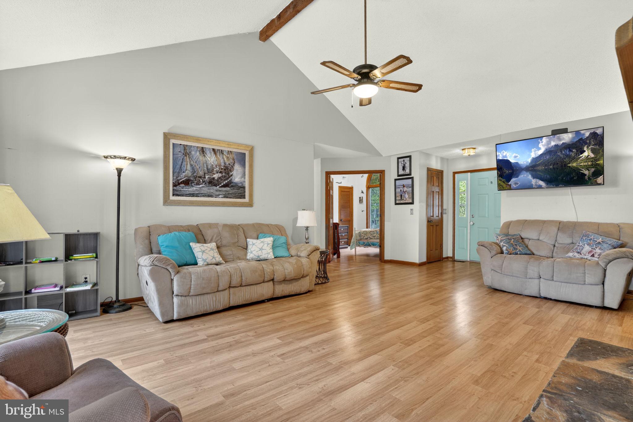 CAPTAIN'S COVE - Residential