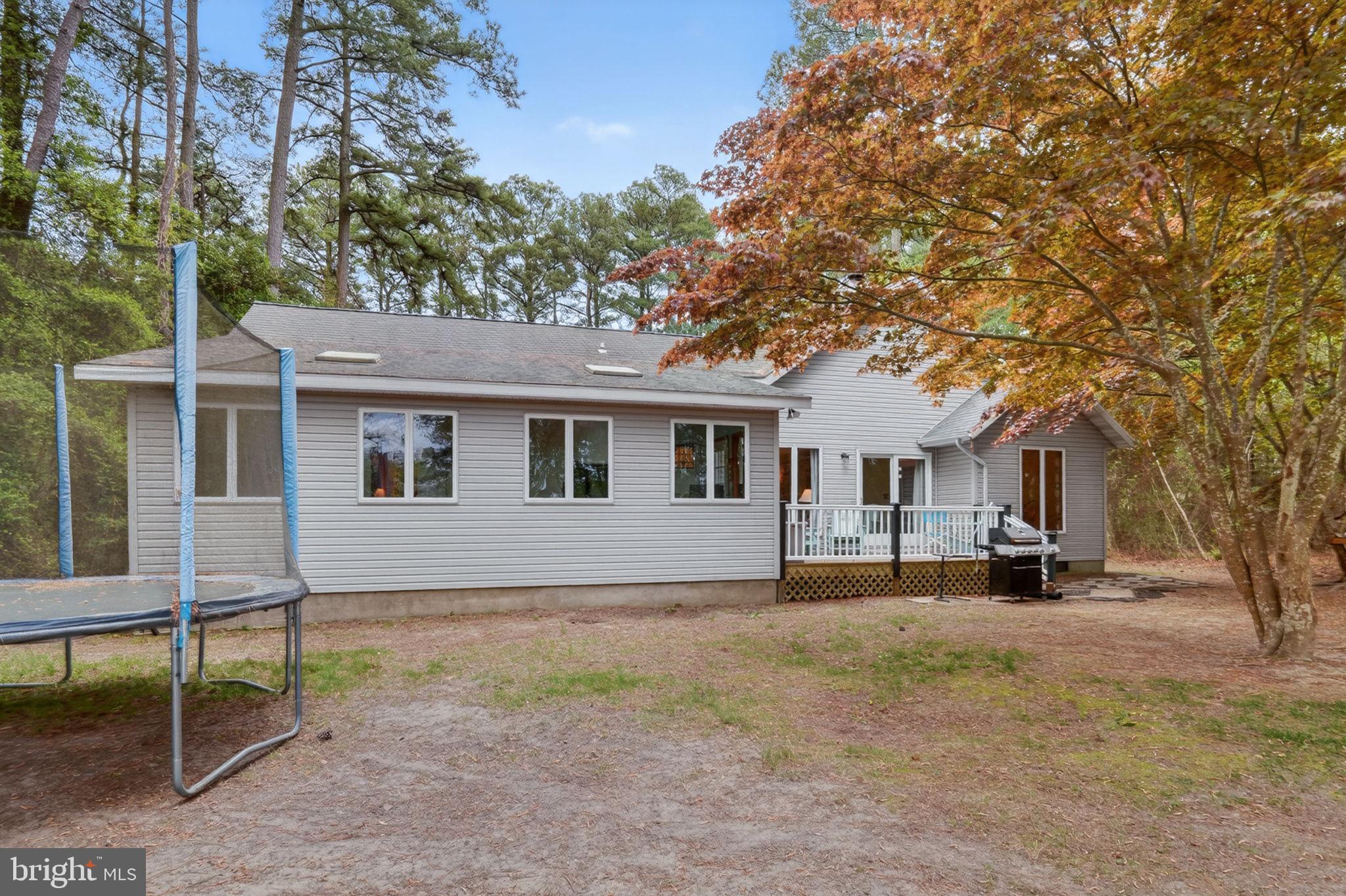 CAPTAIN'S COVE - Residential