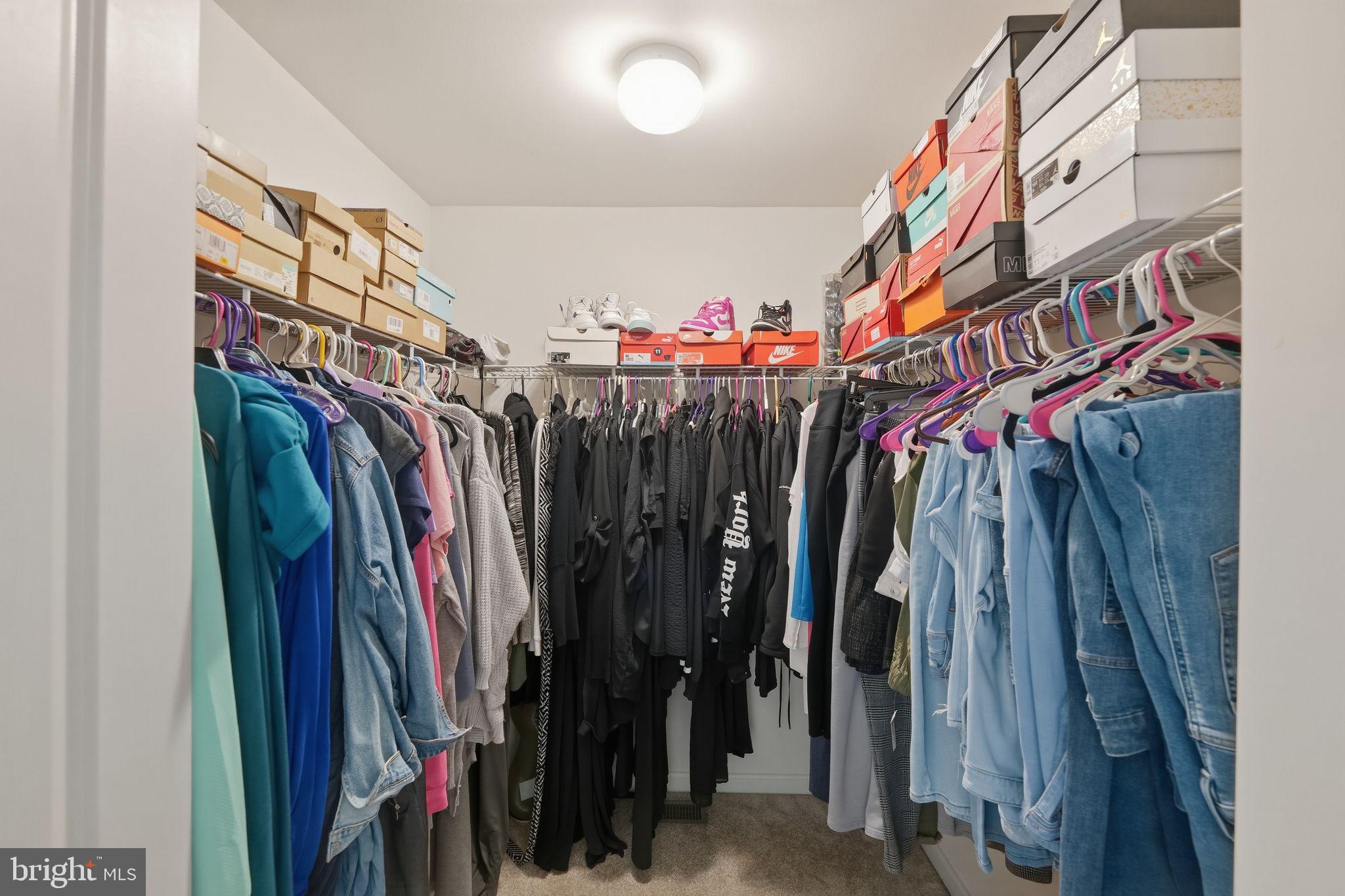 HYDE PARK OVERLOOK - Residential