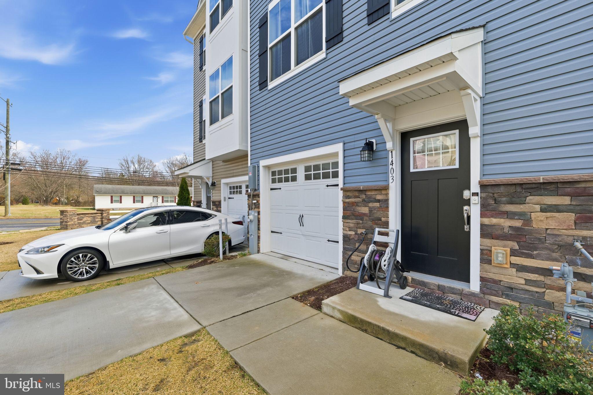 HYDE PARK OVERLOOK - Residential