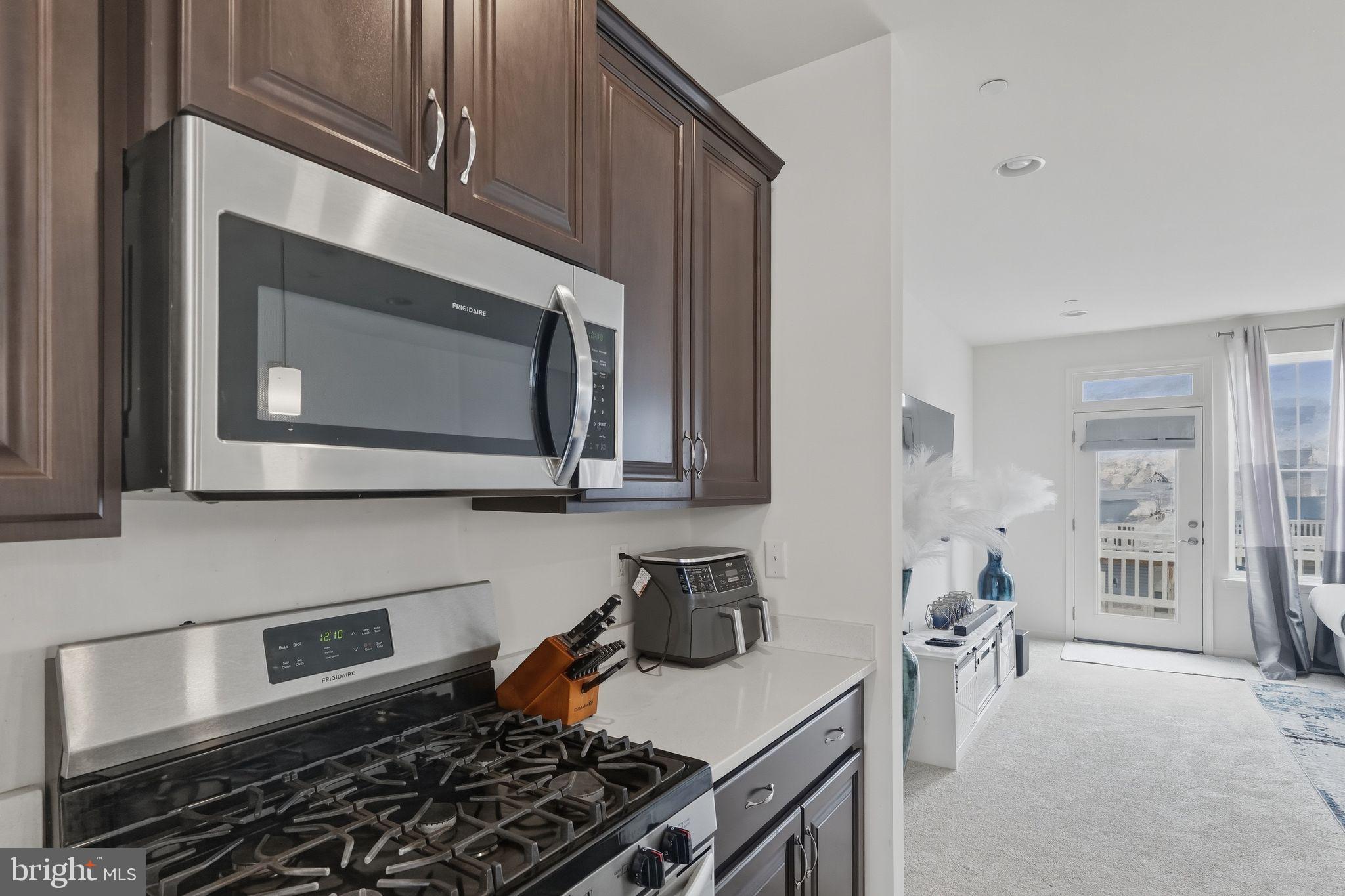 HYDE PARK OVERLOOK - Residential