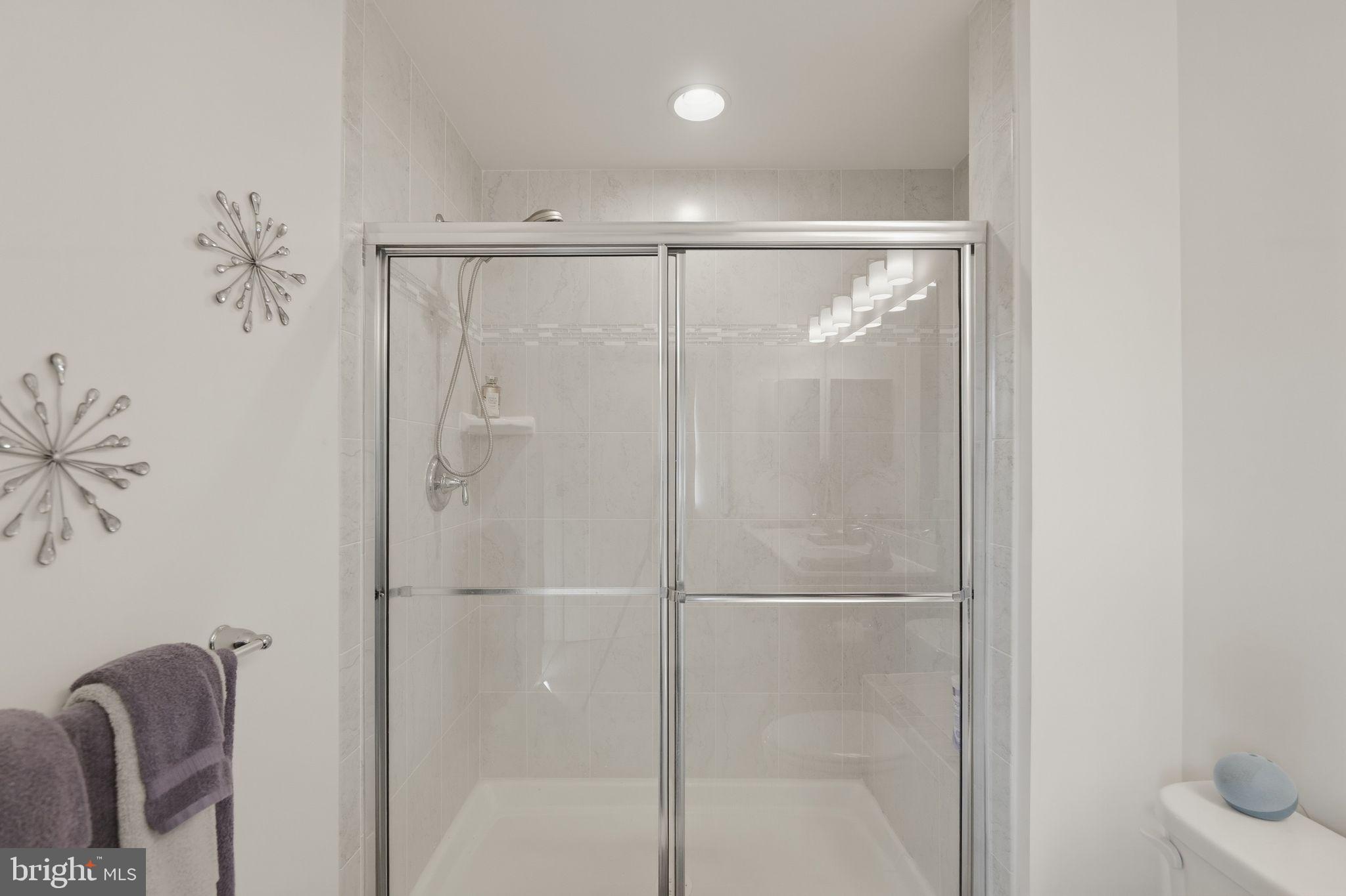 HYDE PARK OVERLOOK - Residential