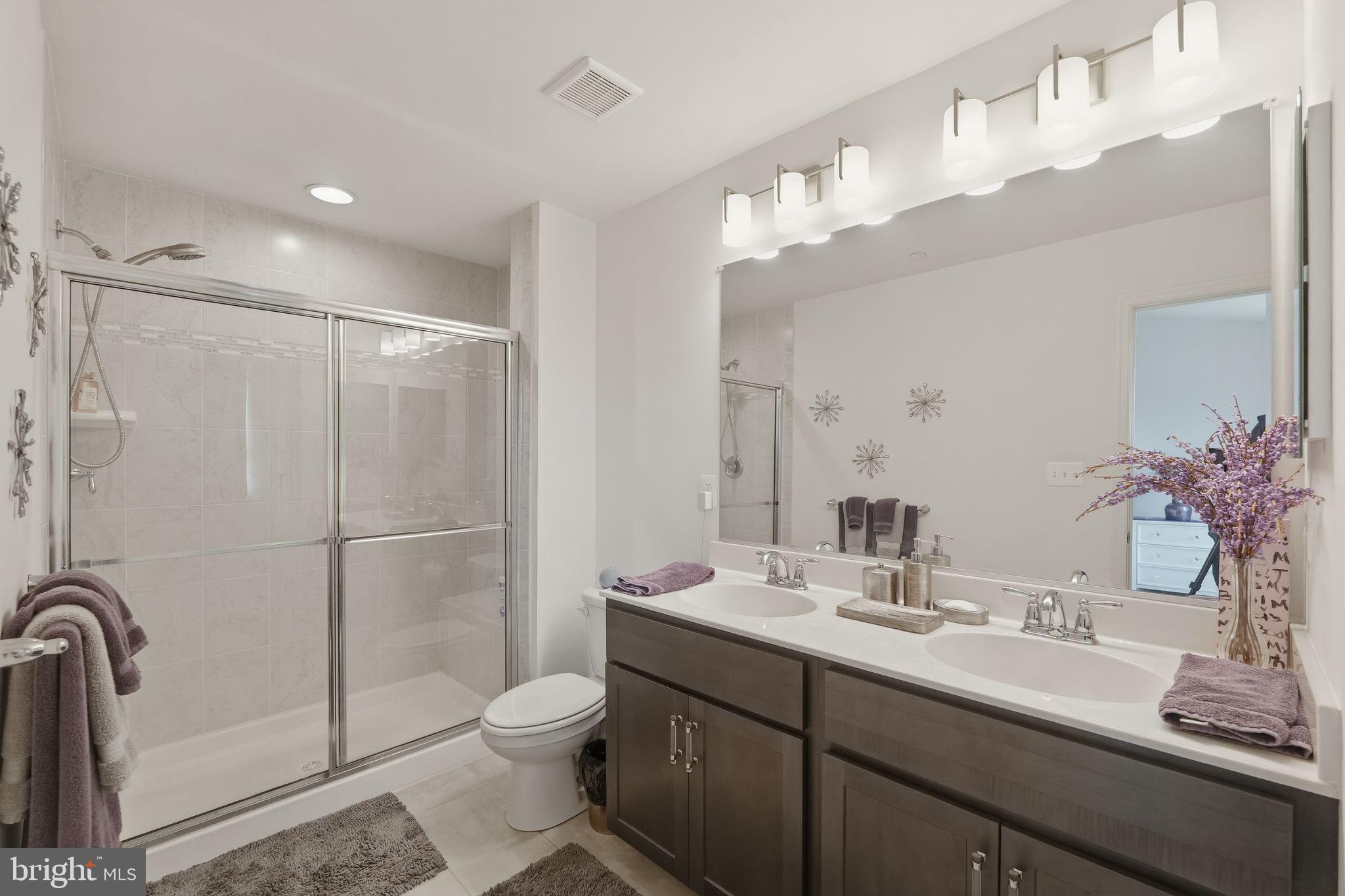 HYDE PARK OVERLOOK - Residential